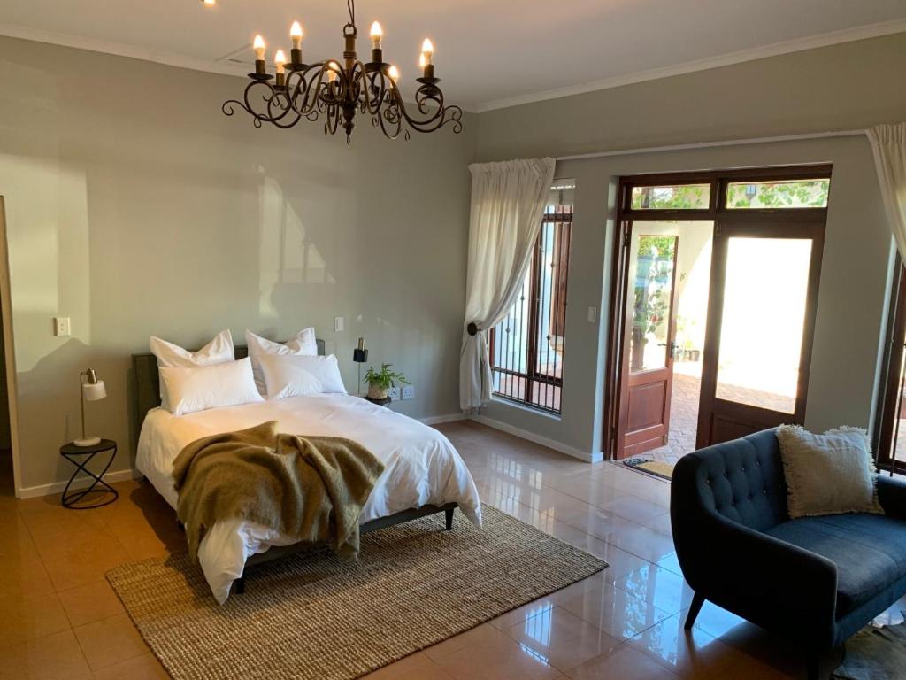 Heart of Constantia - SOLAR POWERED view 3