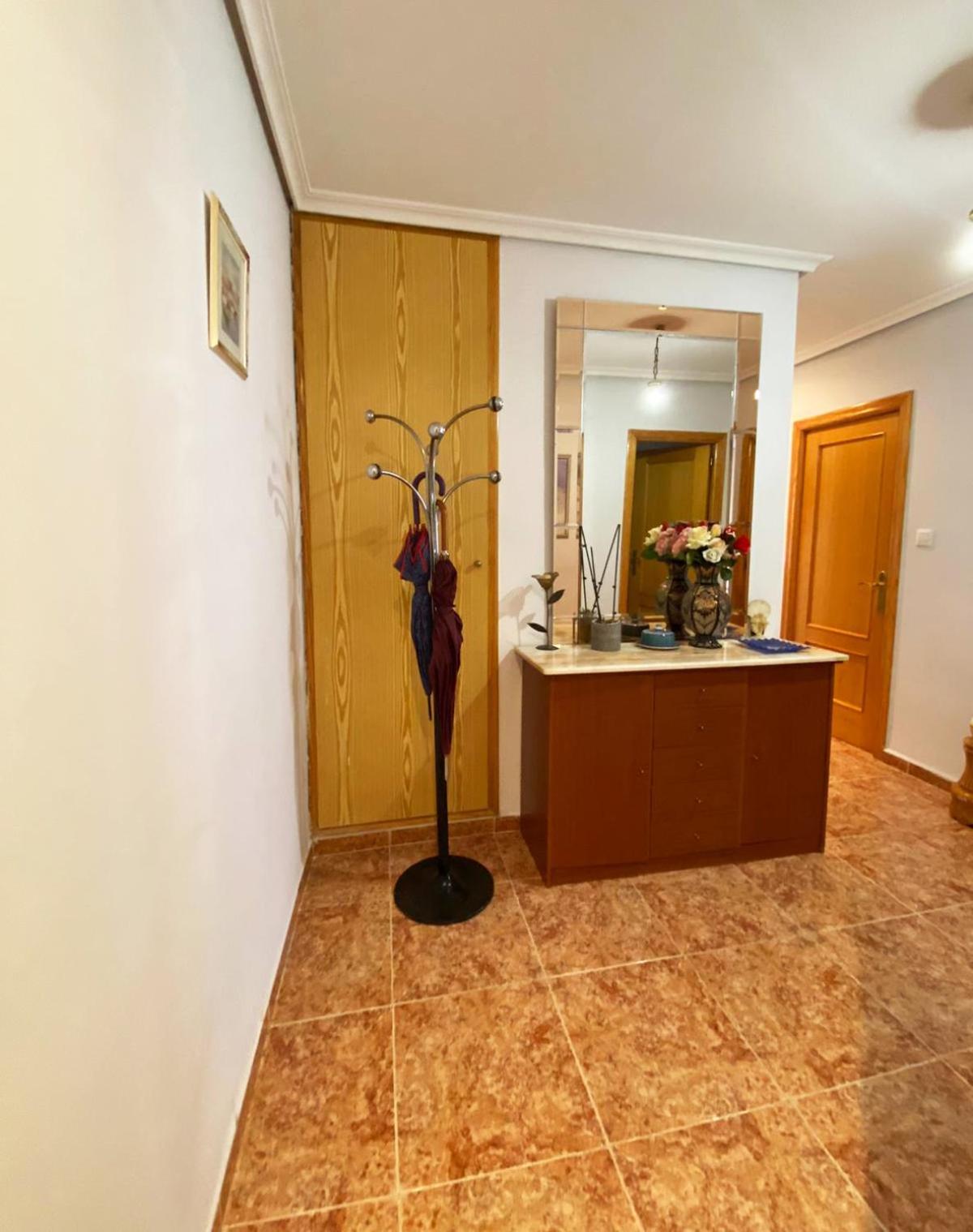 Rooms in Valencia Great Location in Shared Apartment