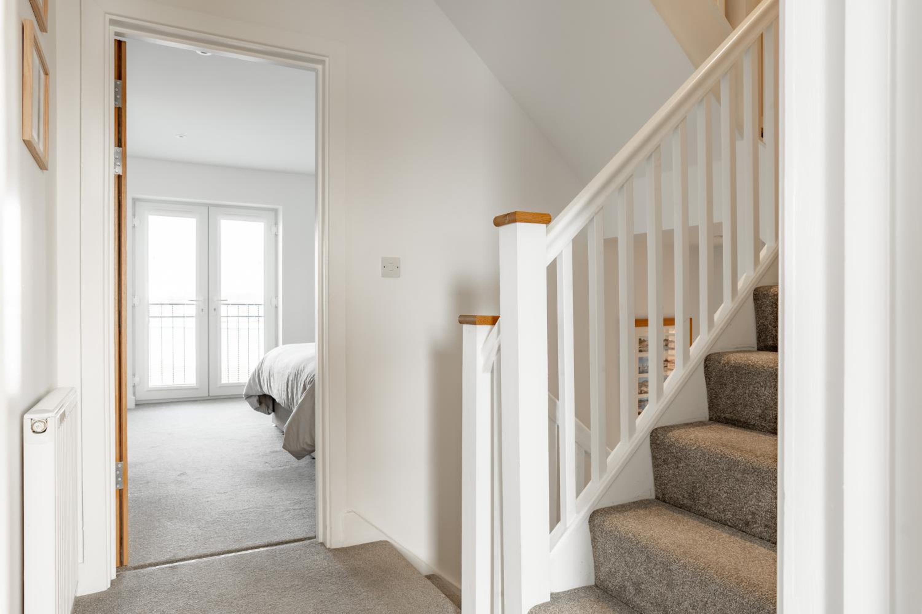 Large Modern Scenic 4 Bedroom Townhouse