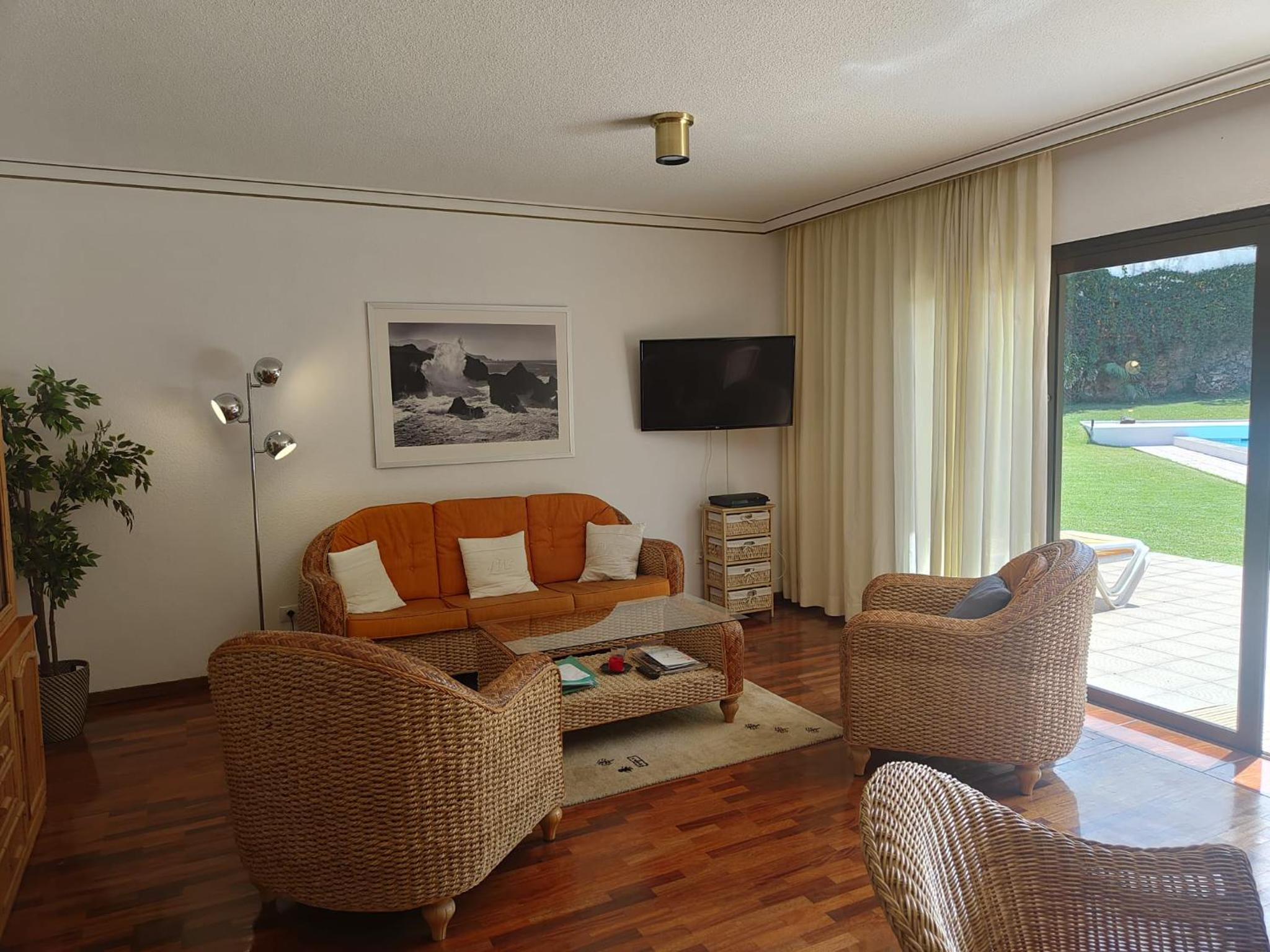 Elegant and Peaceful Aparments with Pool and Garden