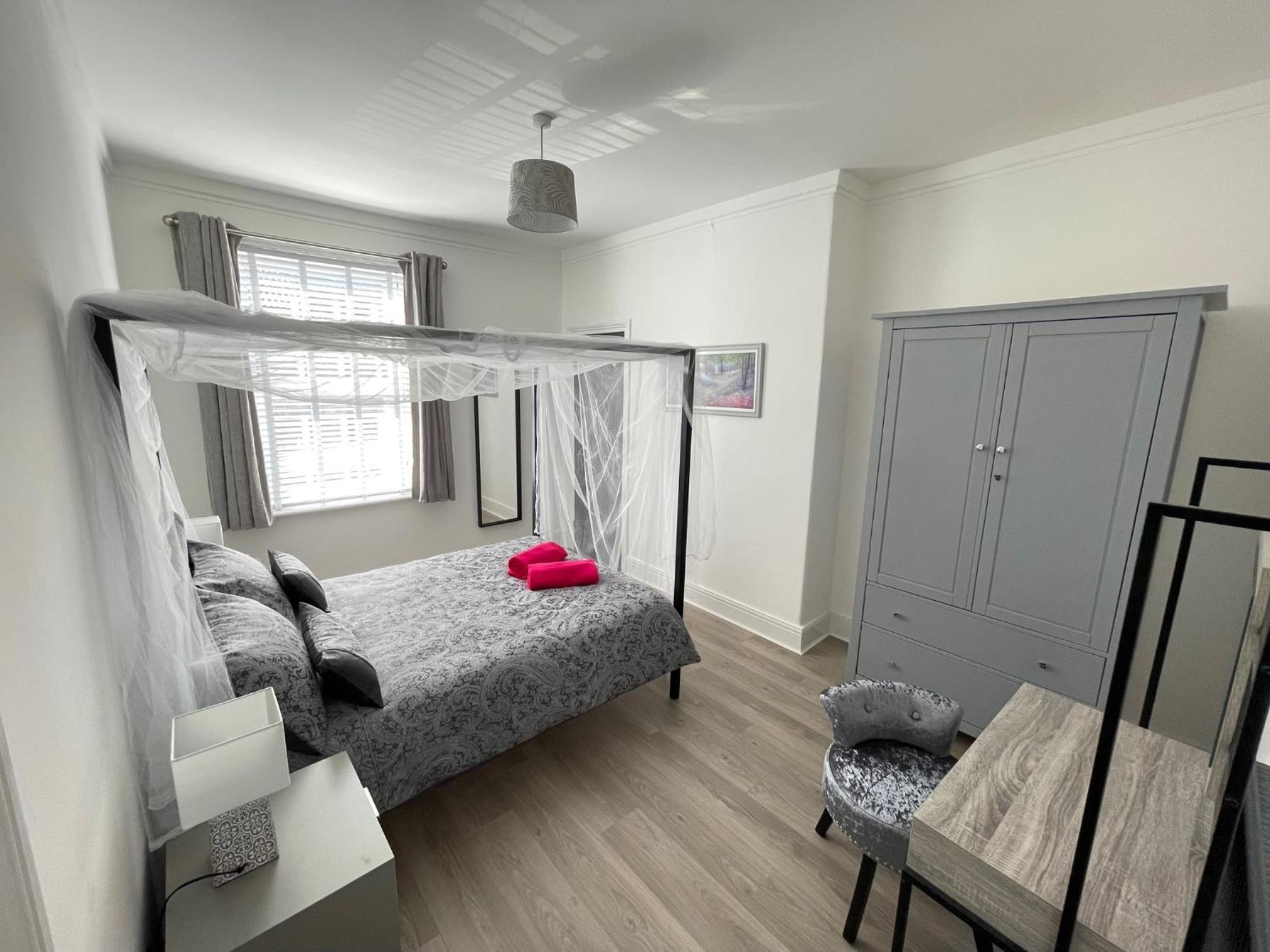Edith Haven Tynemouth Fabulous Coastal Holiday Home with Free OnStreet Parking view 3