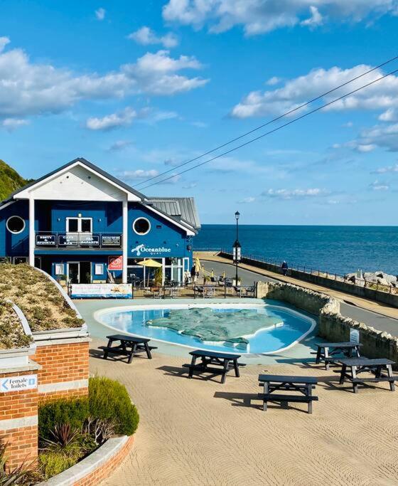 Peaceful Coastal Apartment