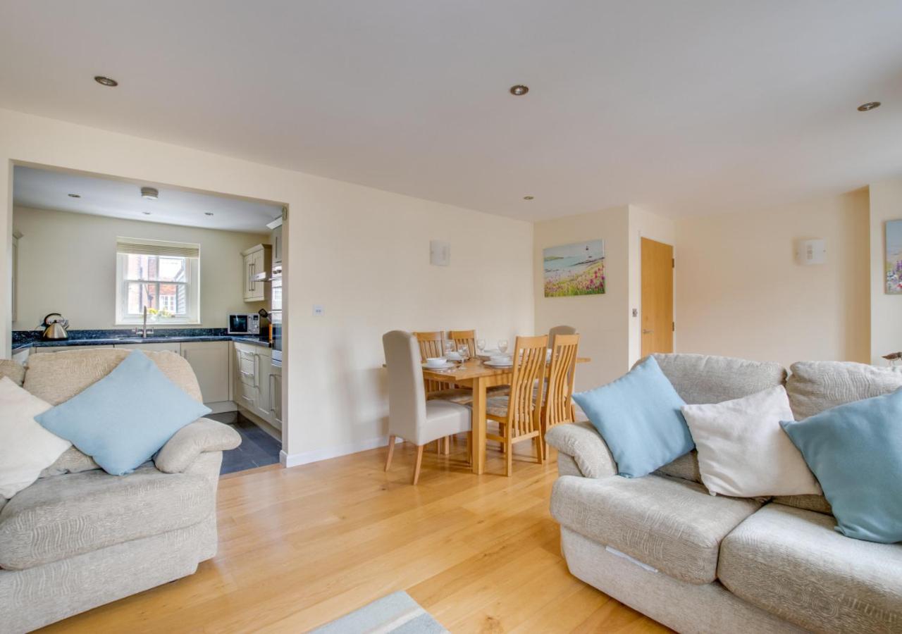 9 Reade Court view 2