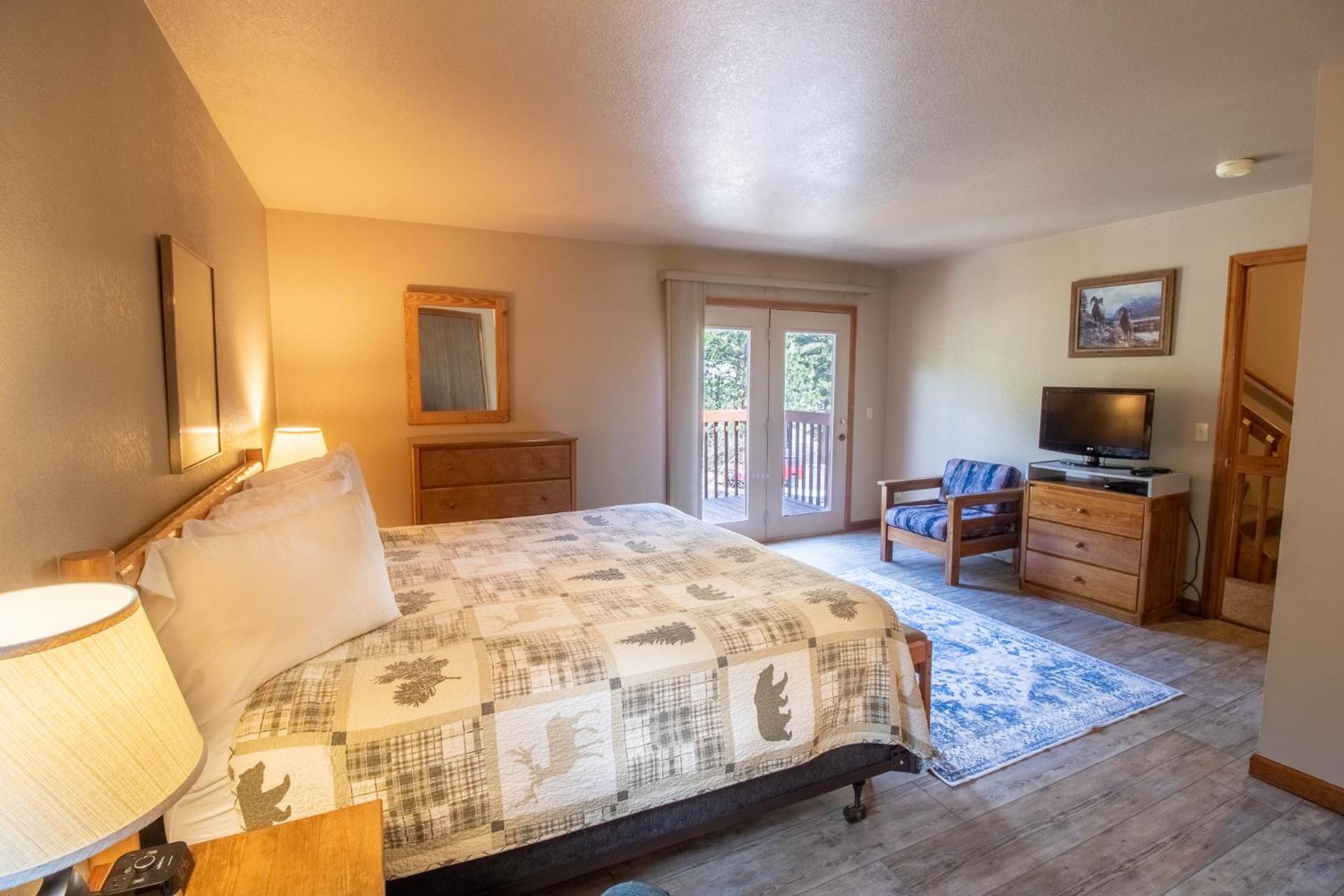 Castle Mountain Lodge