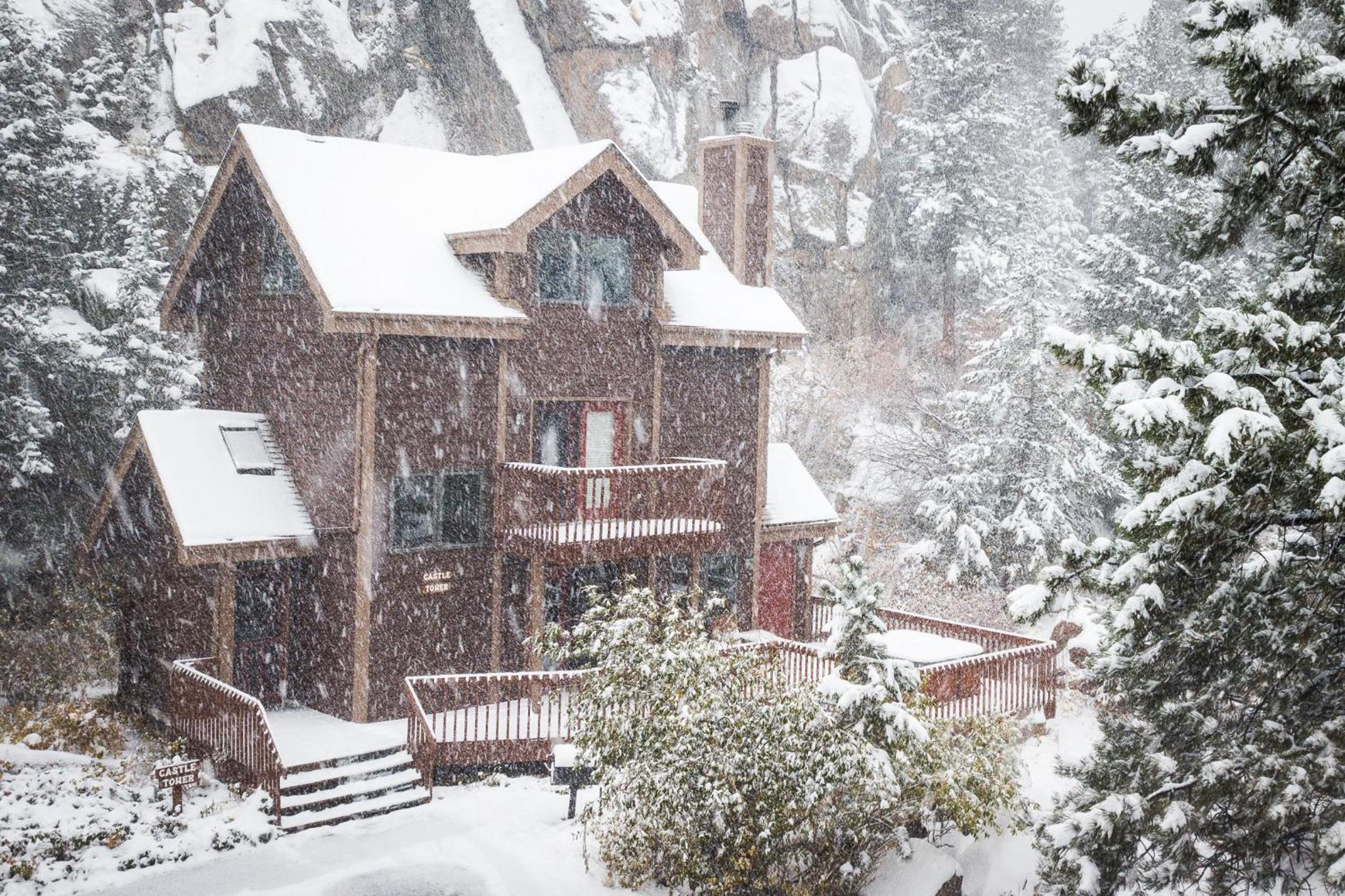 Castle Mountain Lodge