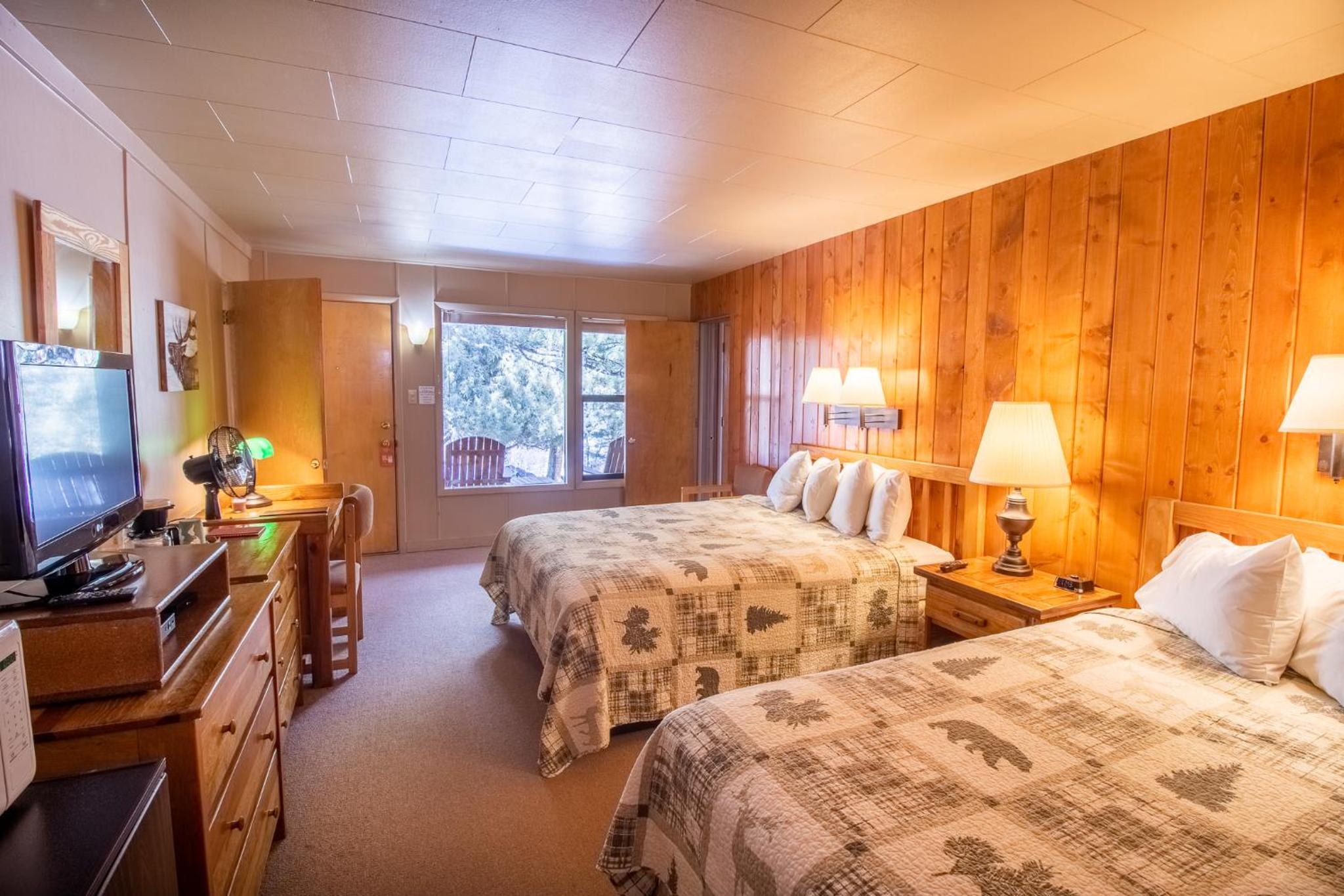 Castle Mountain Lodge