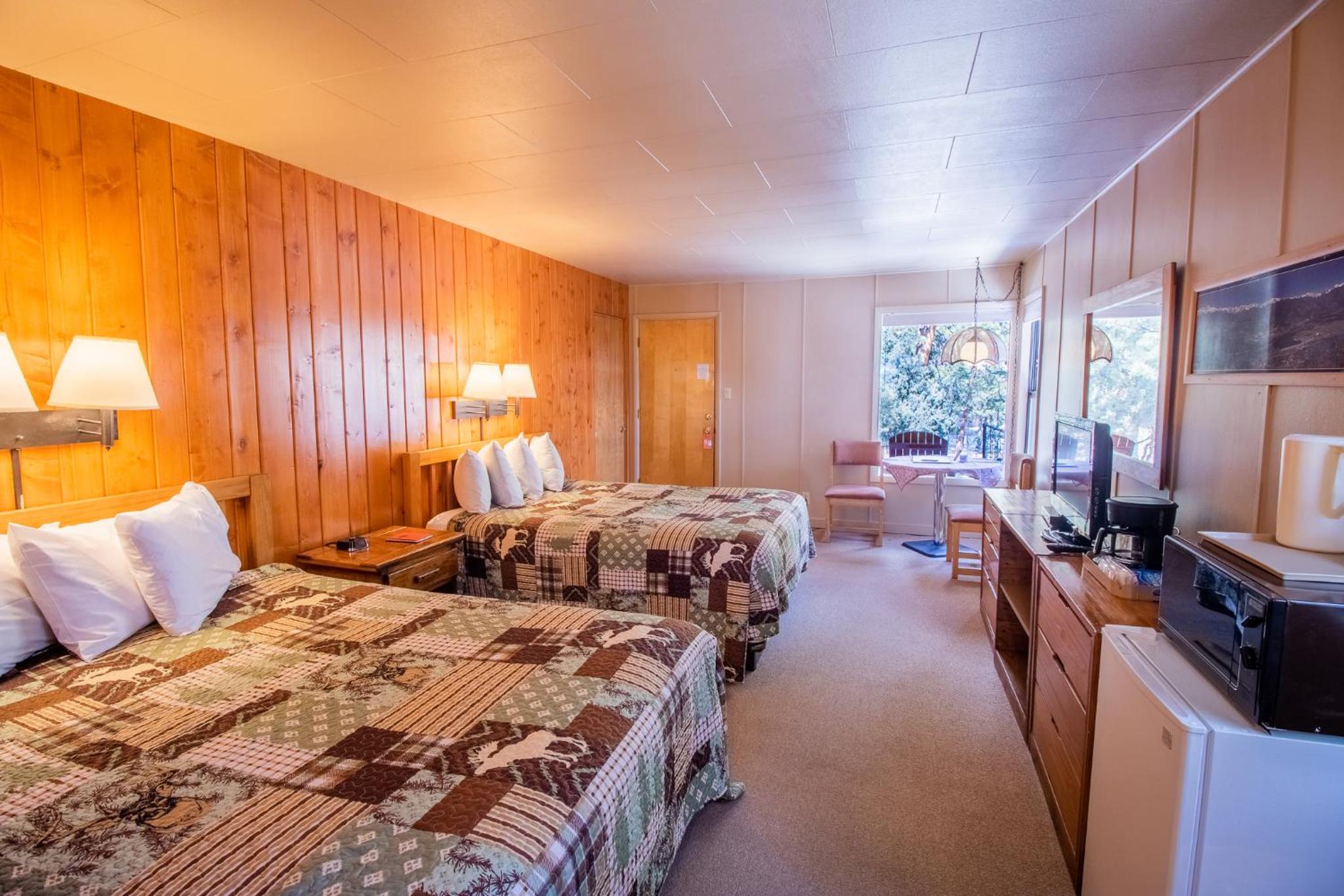 Castle Mountain Lodge
