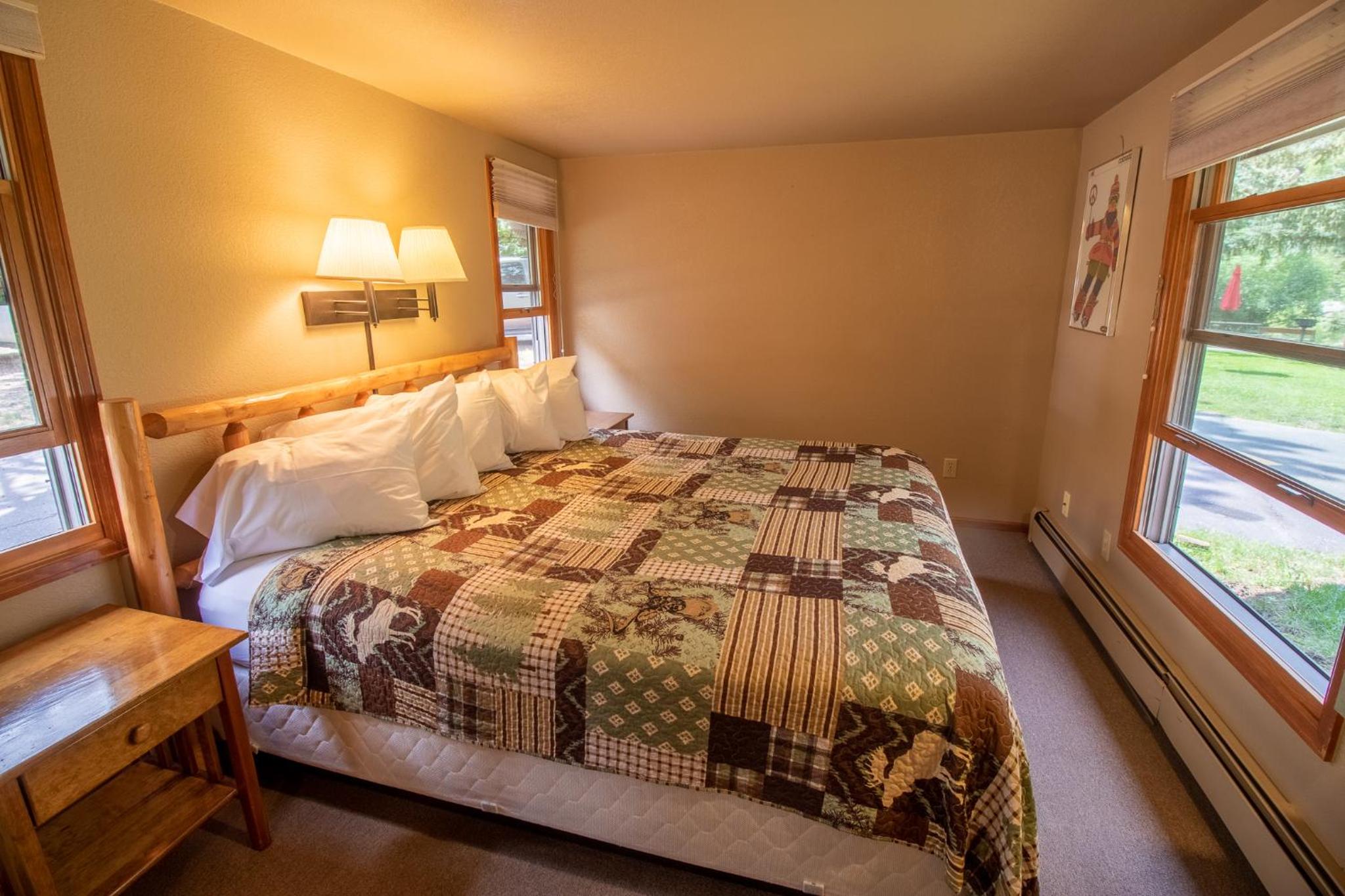 Castle Mountain Lodge