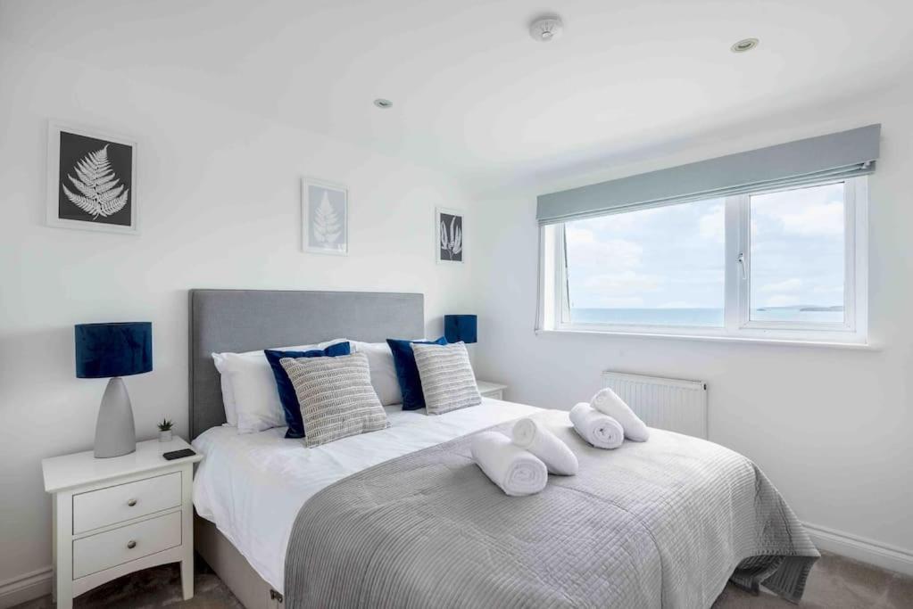 Little Haven St Ives - with parking and sea views view 2