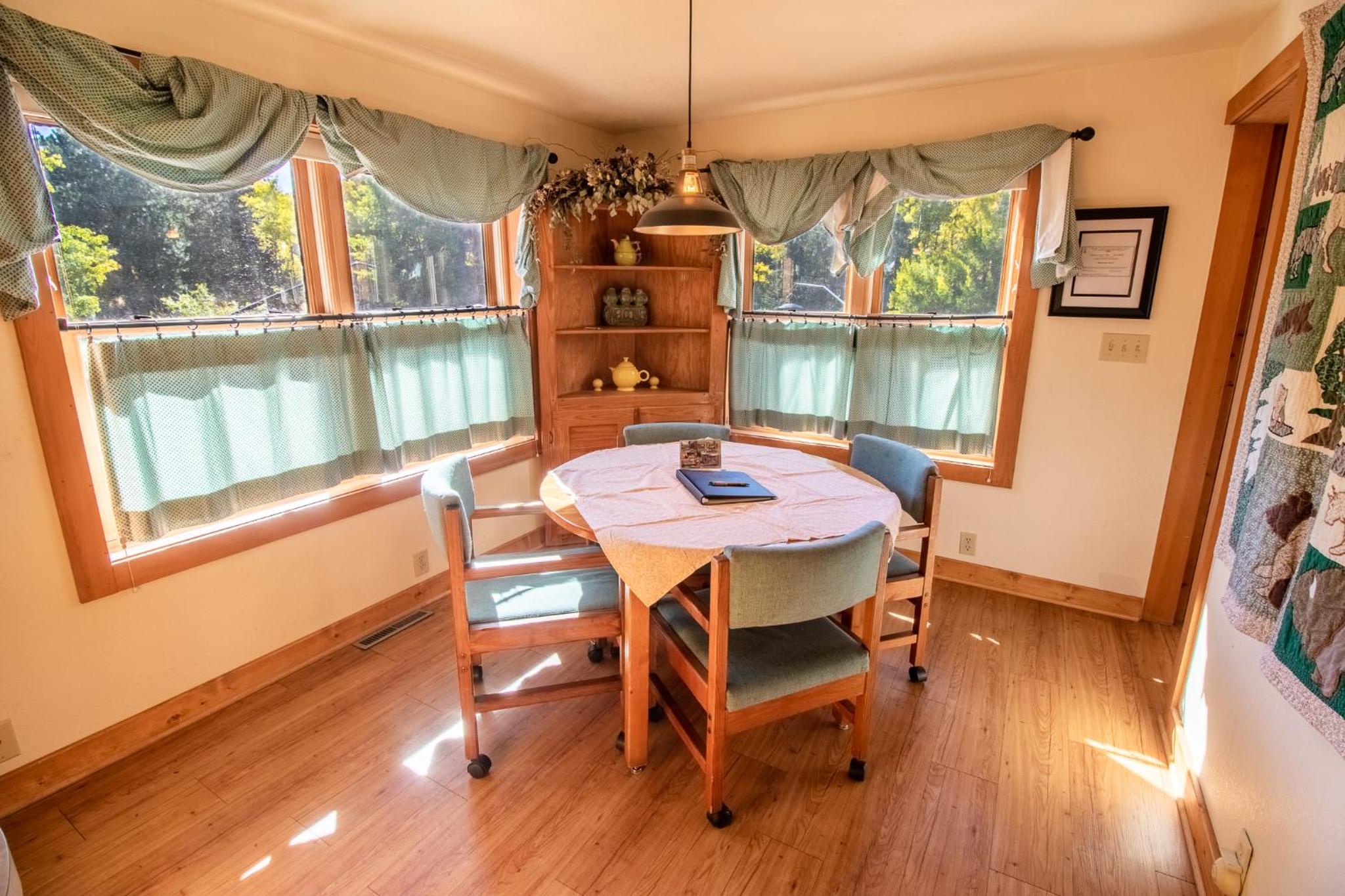 Castle Mountain Lodge