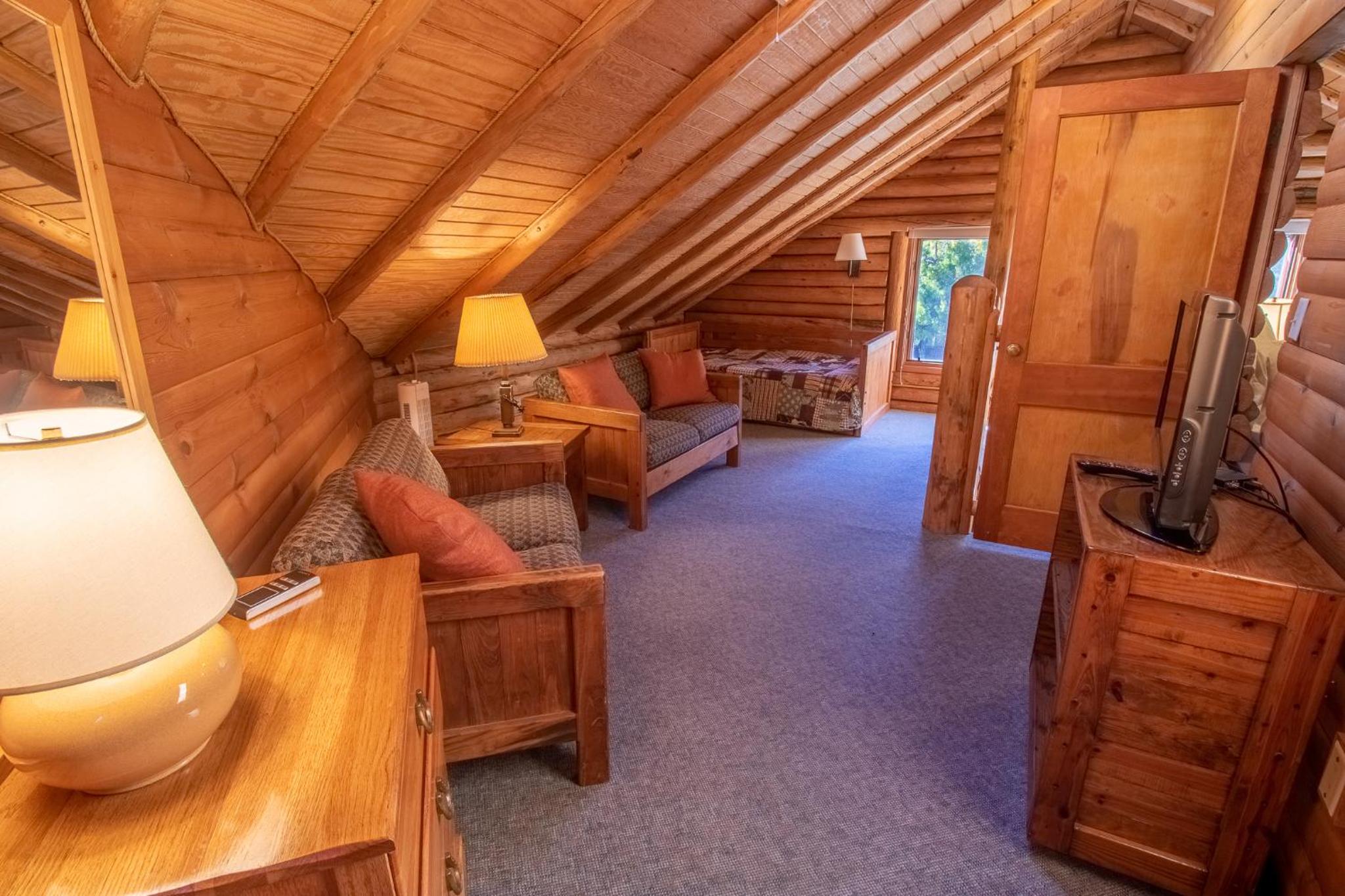 Castle Mountain Lodge