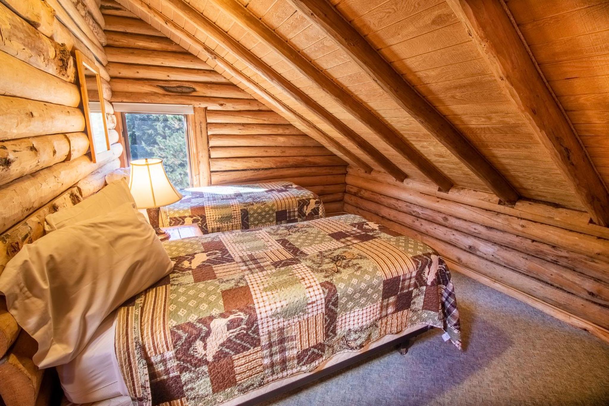 Castle Mountain Lodge