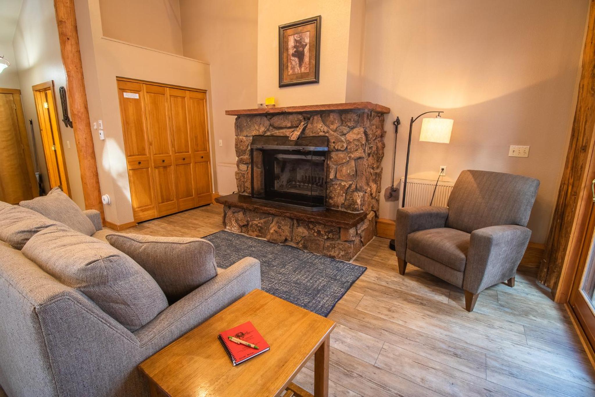 Castle Mountain Lodge