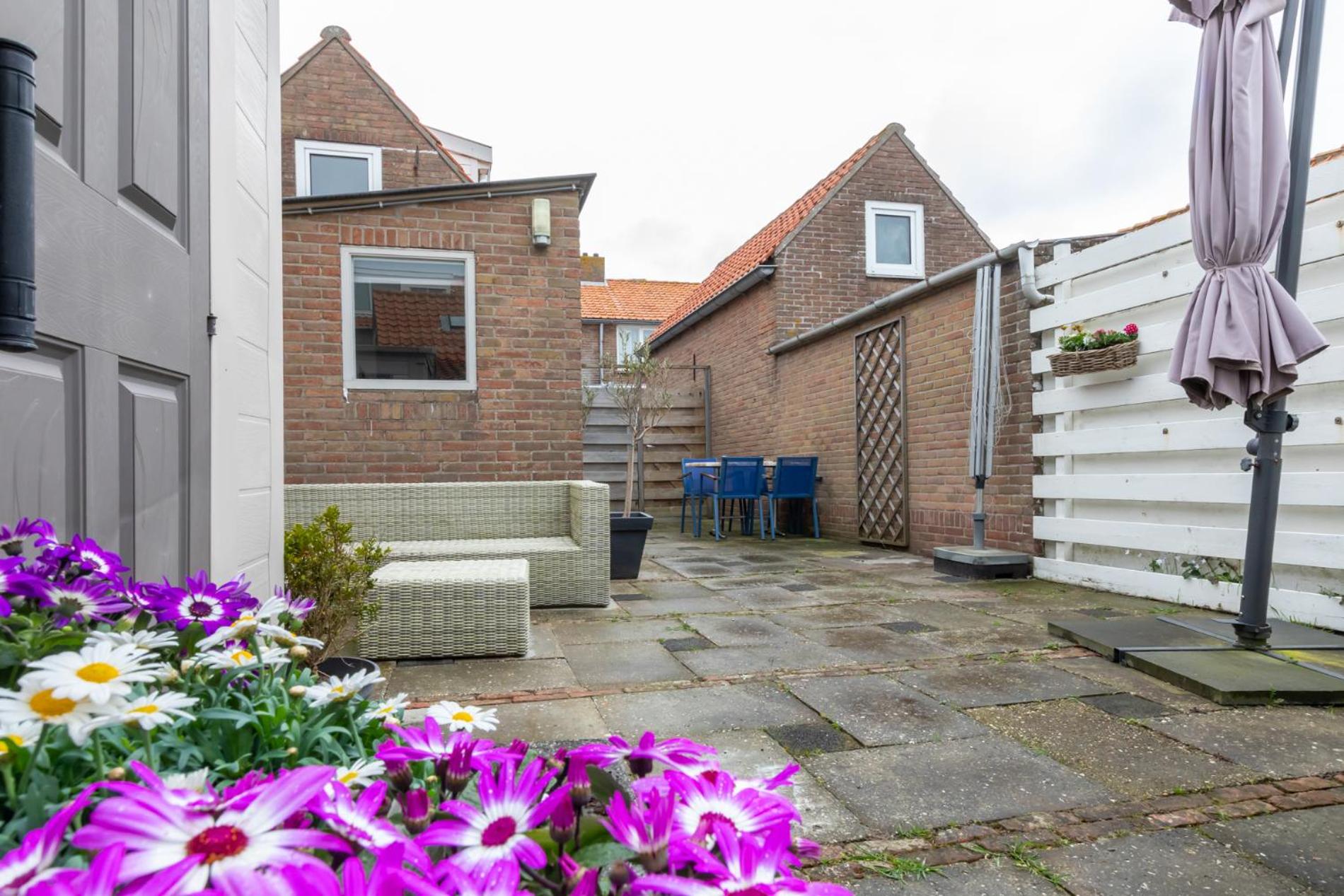 Welcome in - Vakantiehuis Oranjeplein 15a Zoutelande view 2