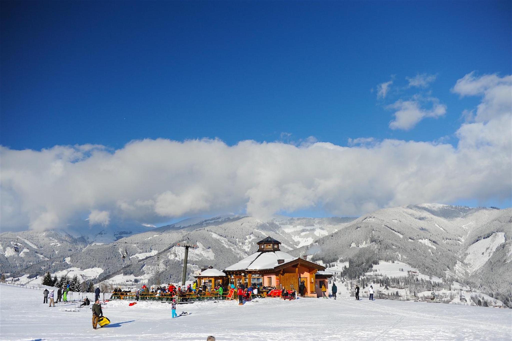 Ski-in Ski-out Chalet Maiskogel