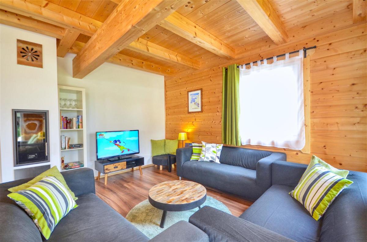 Chalet Seven - by Alpen Apartments view 2
