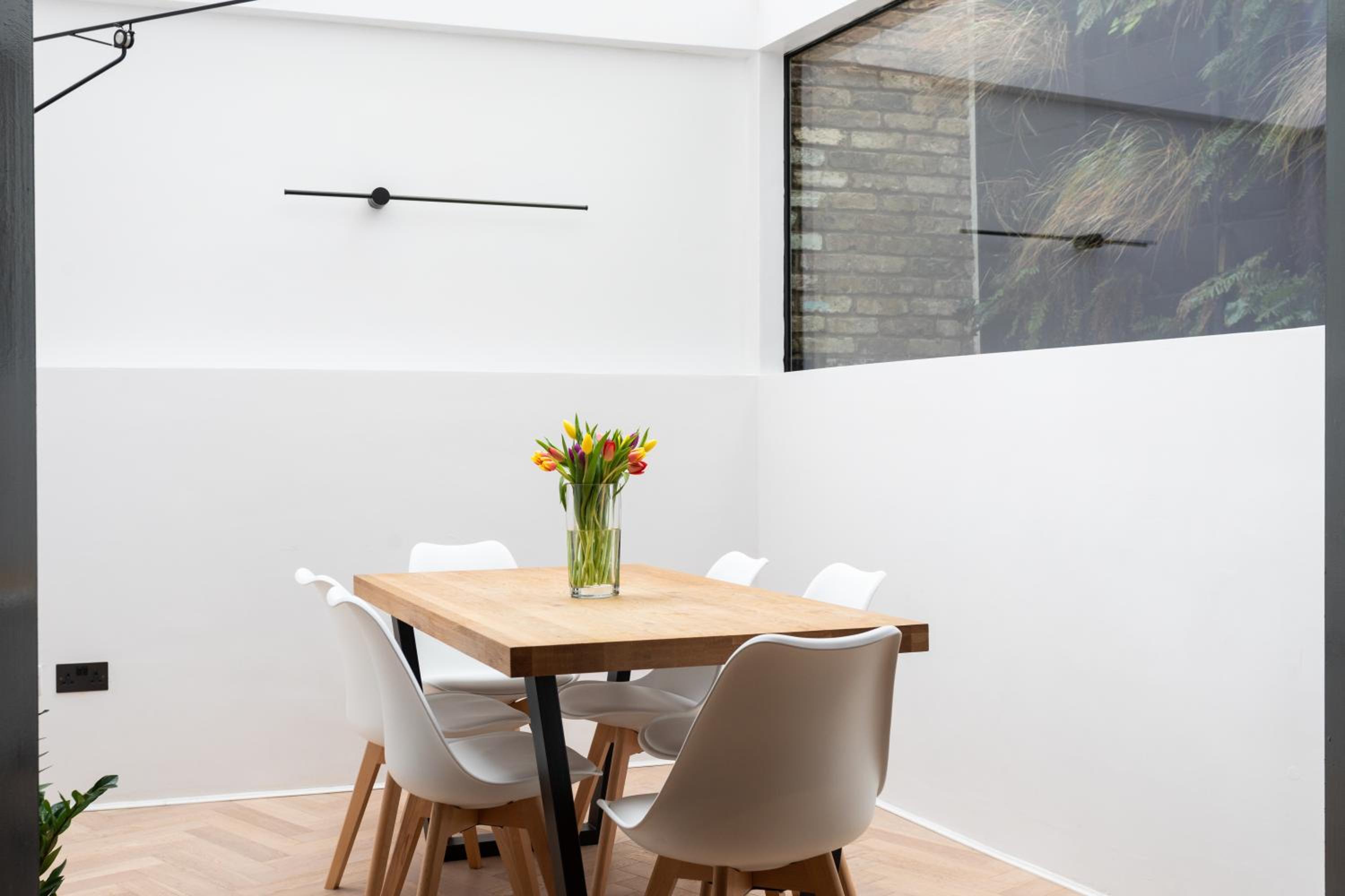 Stunning Townhouse with large roof terrace