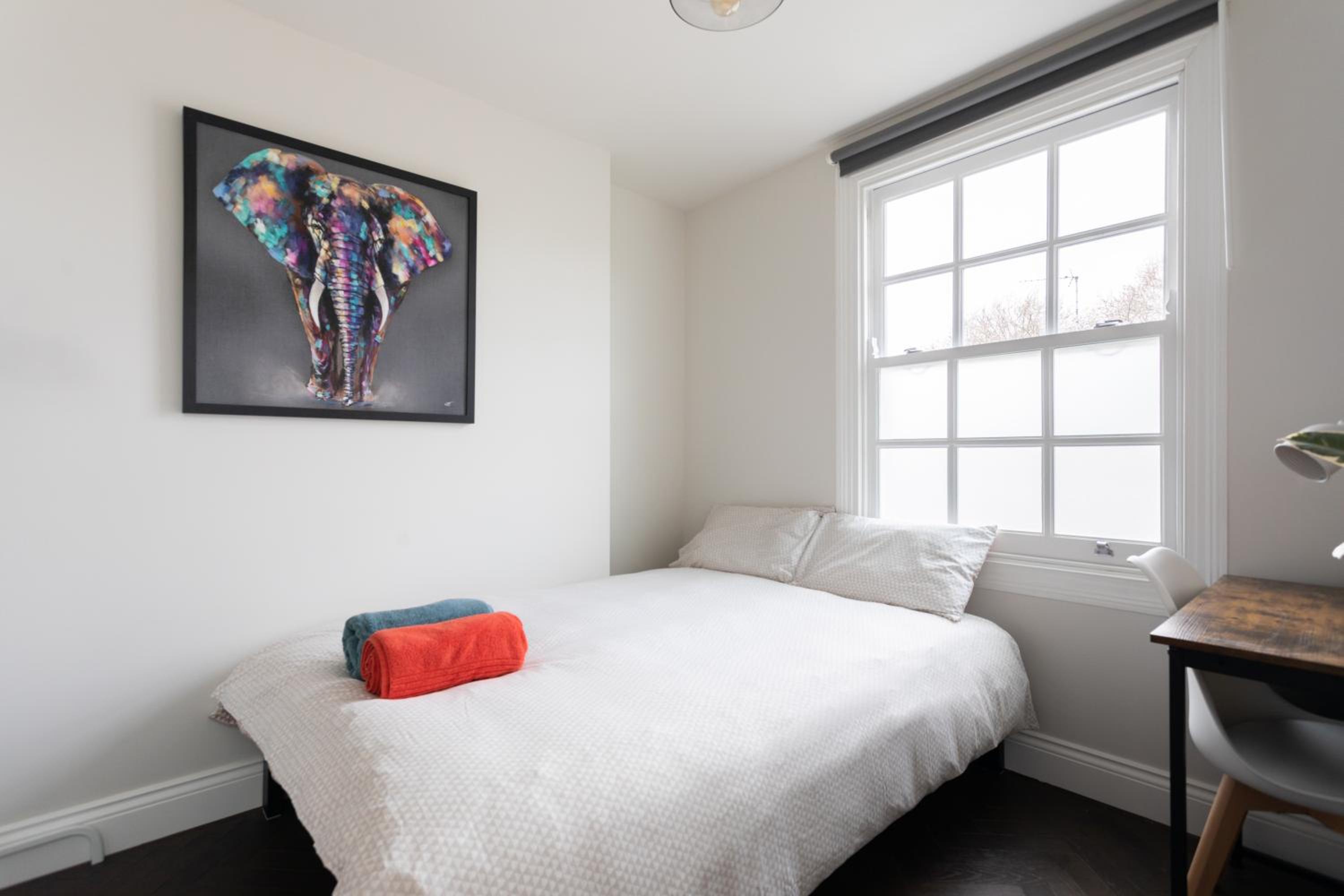 Stunning Townhouse with large roof terrace