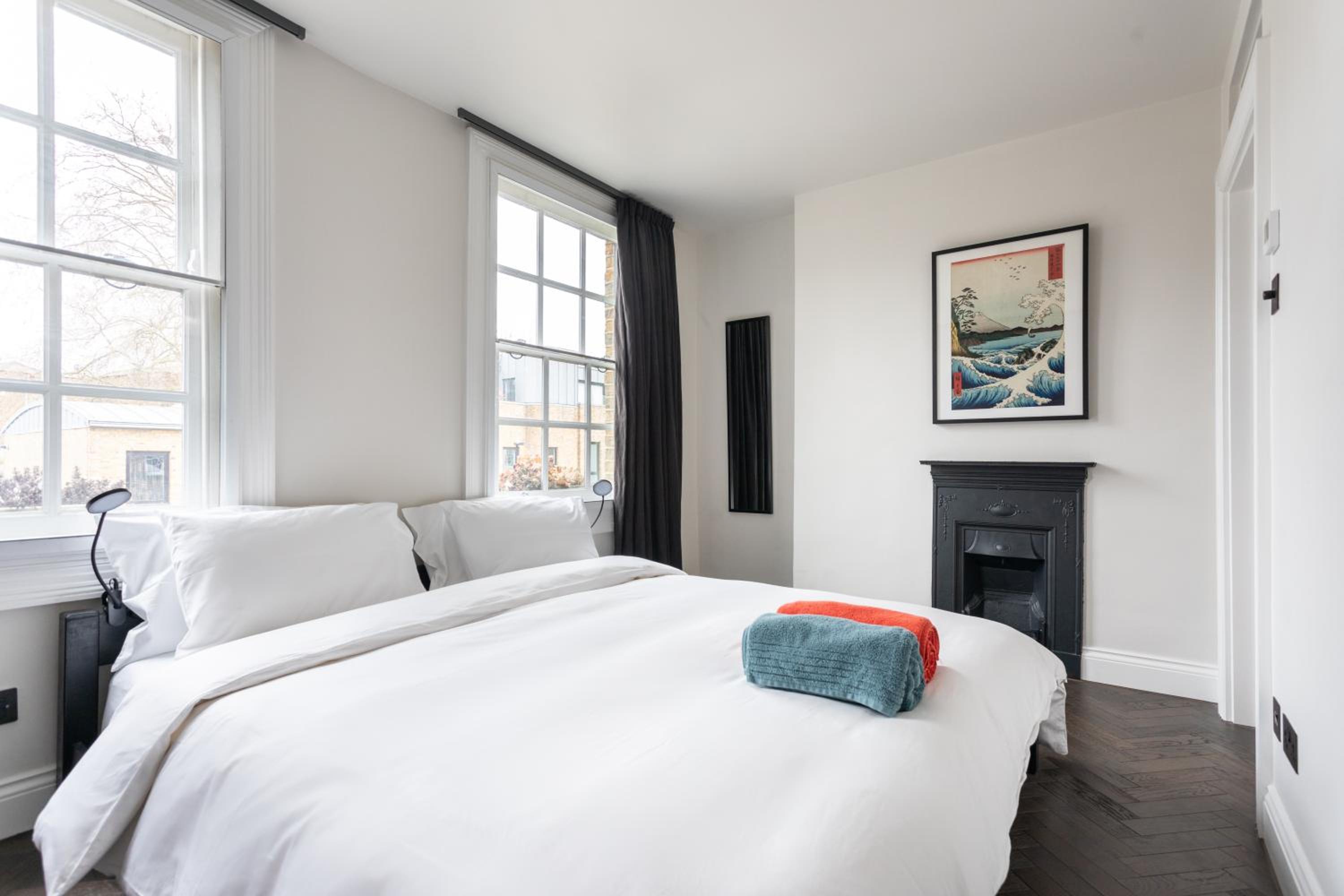 Stunning Townhouse with large roof terrace