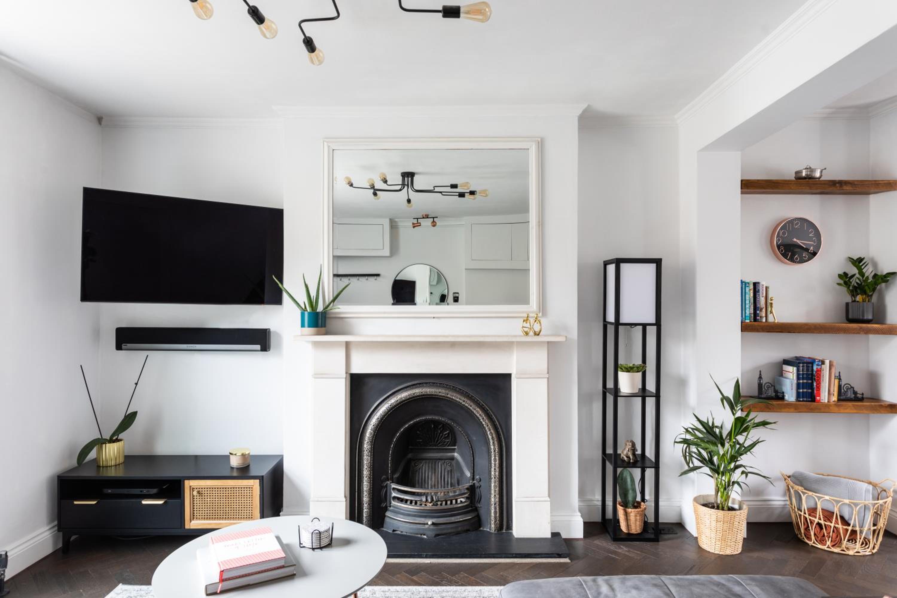 Stunning Townhouse with large roof terrace
