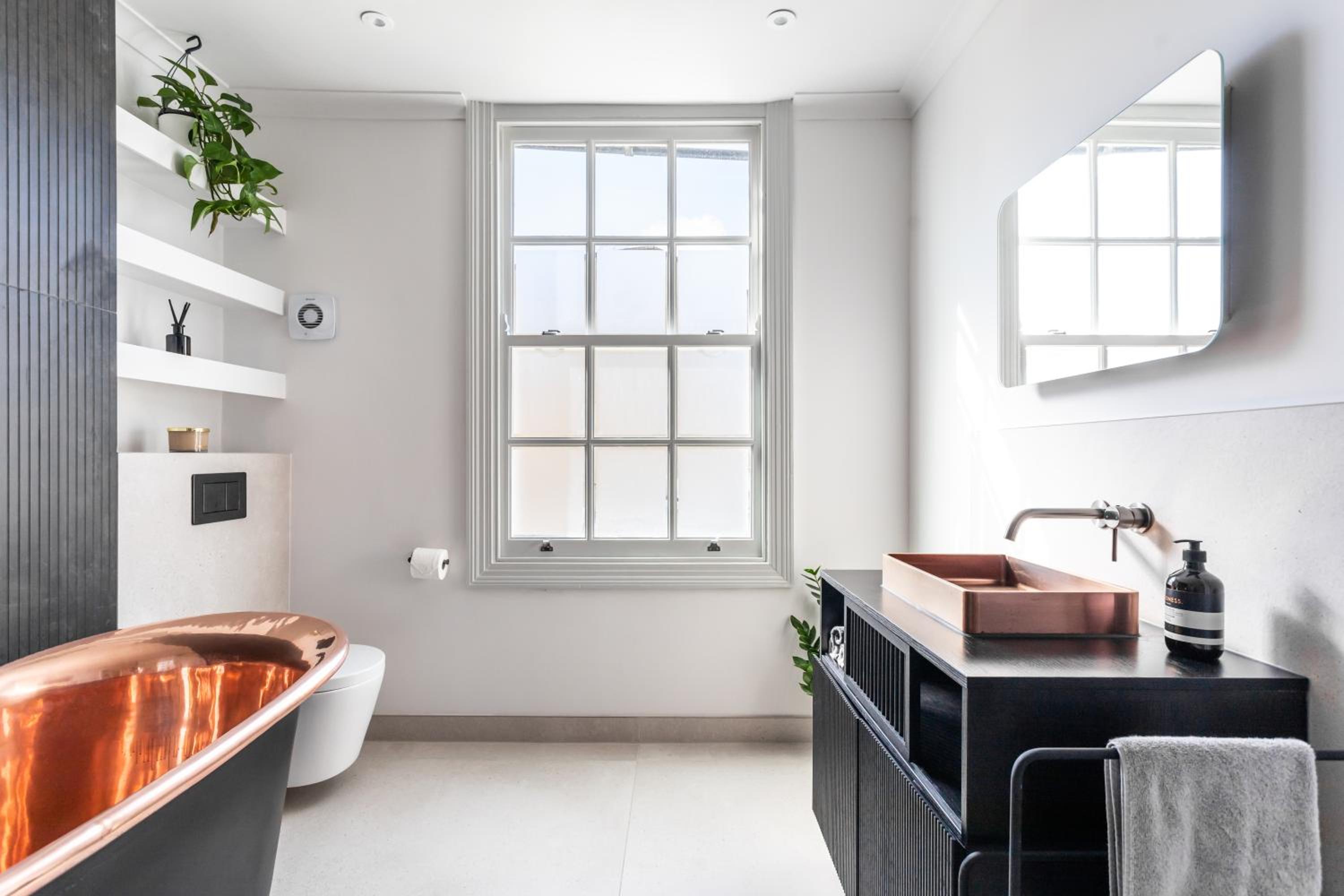 Stunning Townhouse with large roof terrace