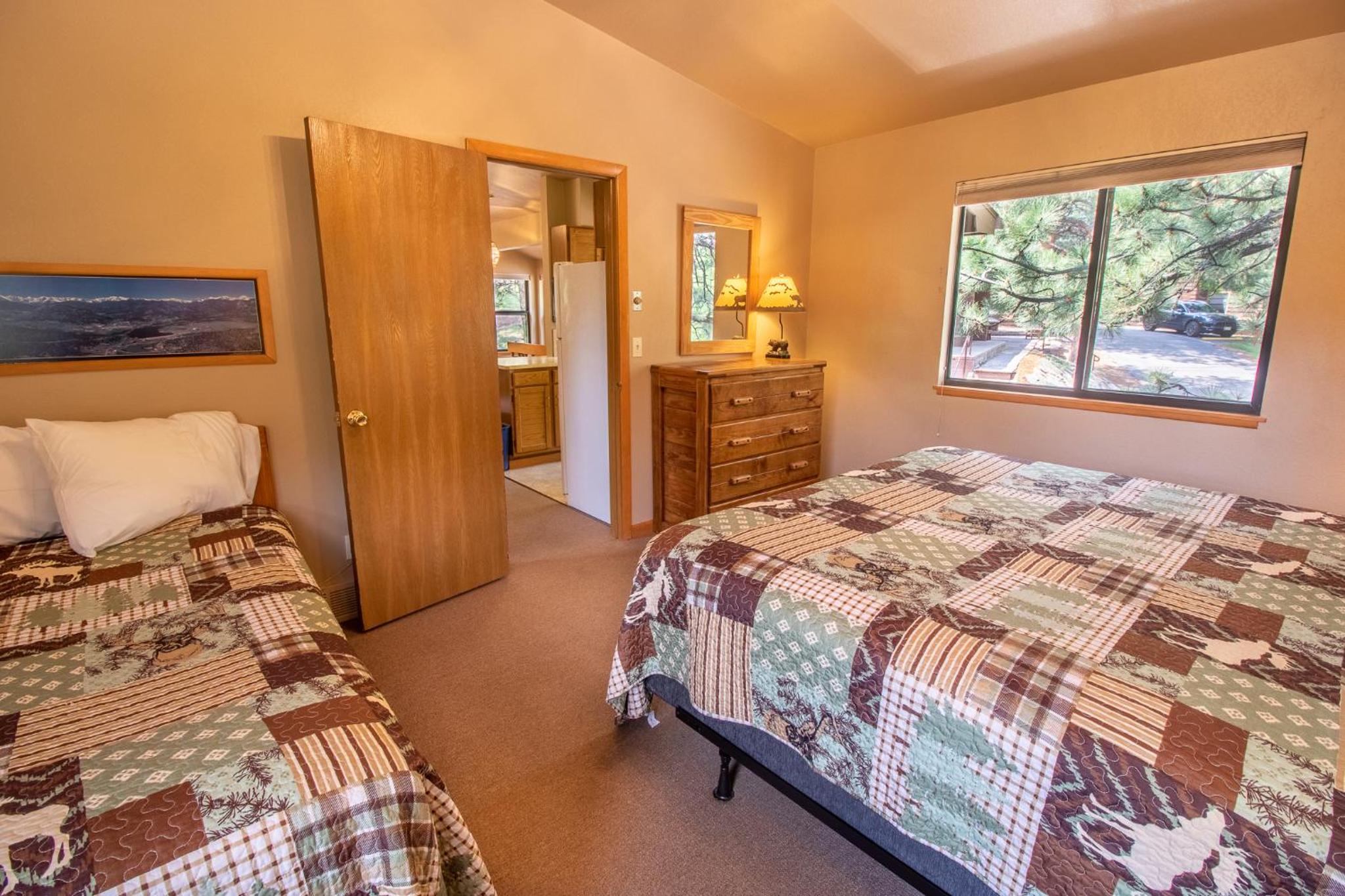 Castle Mountain Lodge