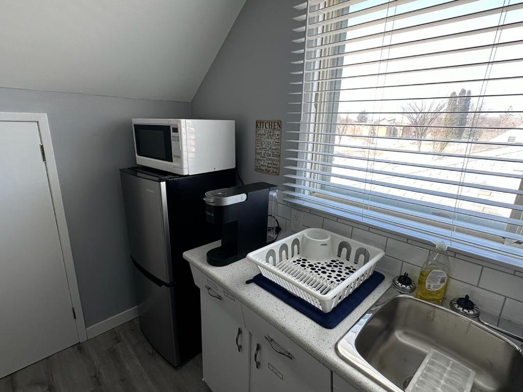 Spotless 4 Bedrooms 4 Beds Sleep 8 in Winnipeg