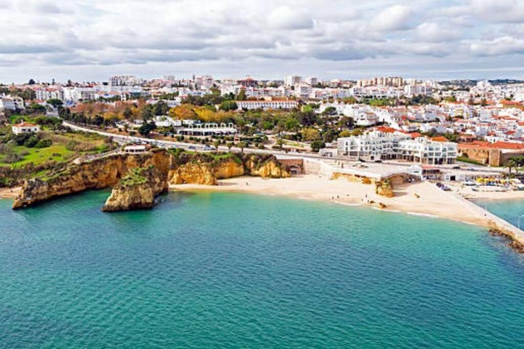 Relax and unwind : pool, garden, beach & city view 2