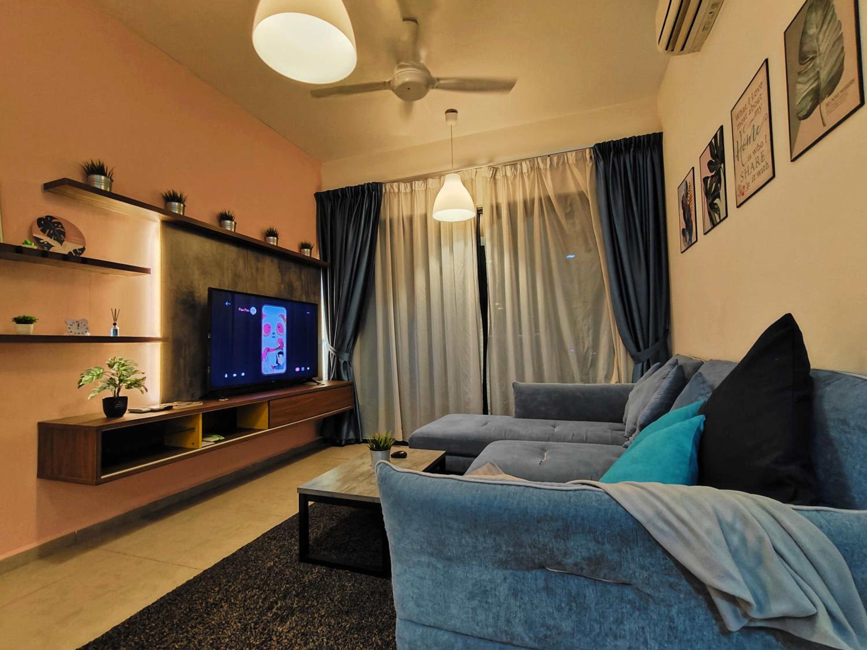 Midvalley Luxury Maxine Suite