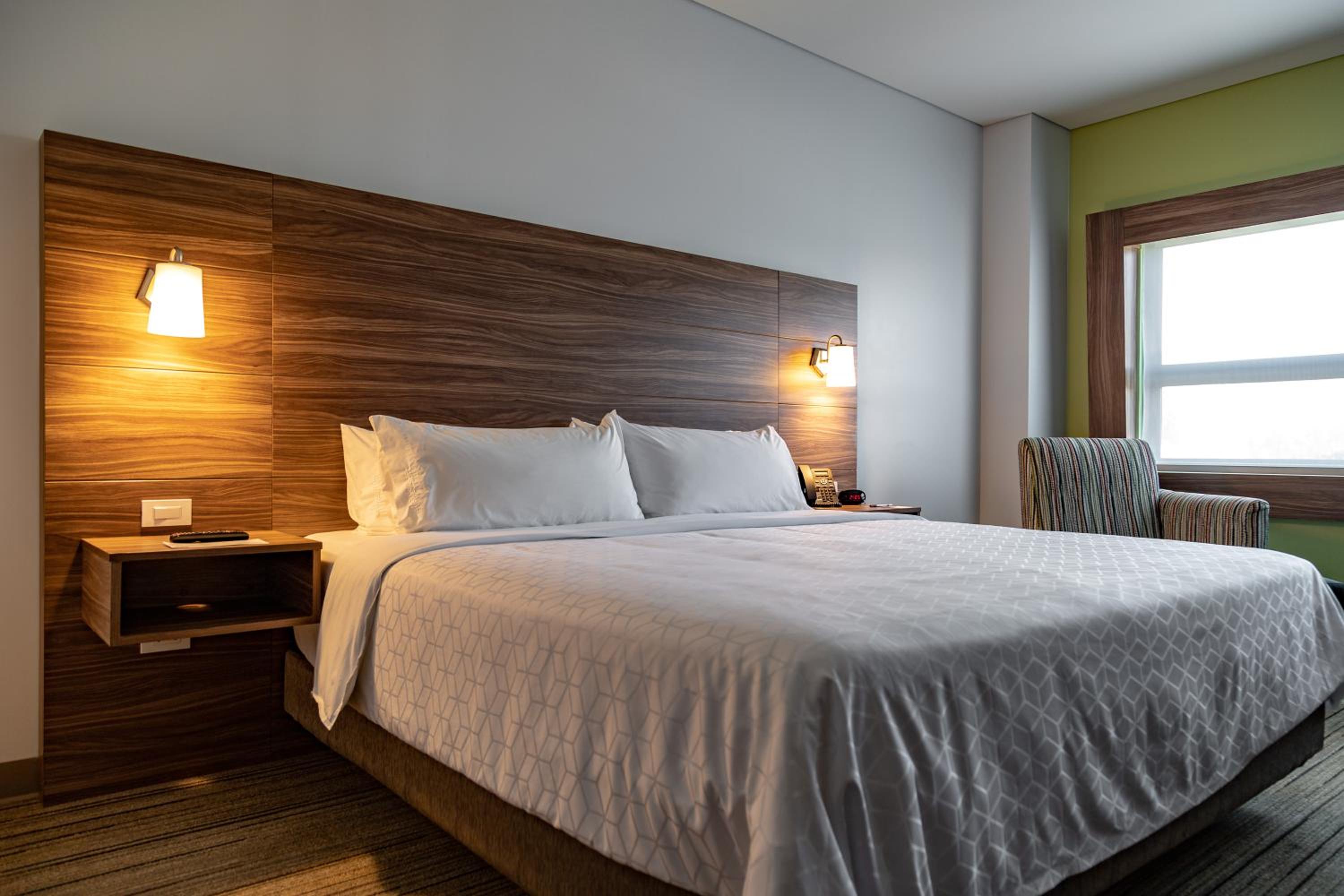 Ensenada Vacations - Holiday Inn Express Suites - Ensenada Centro, an IHG Hotel - Property Image 62