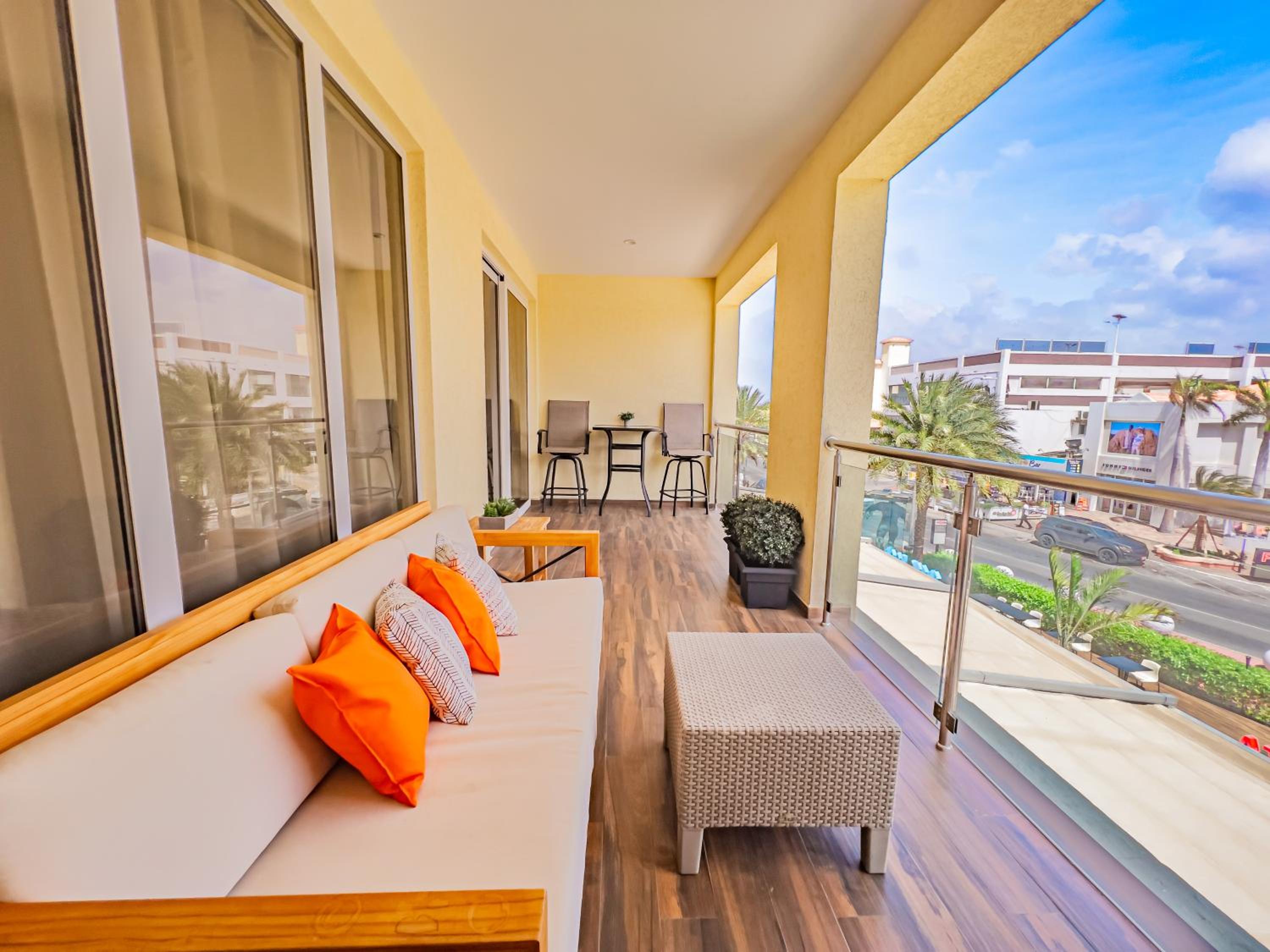 Cove 101 J.E. Irausquin Blvd 384-A