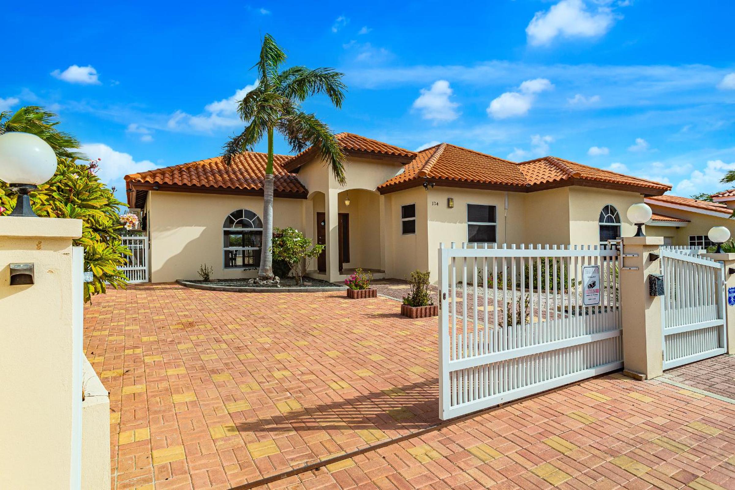 Villa Adora
