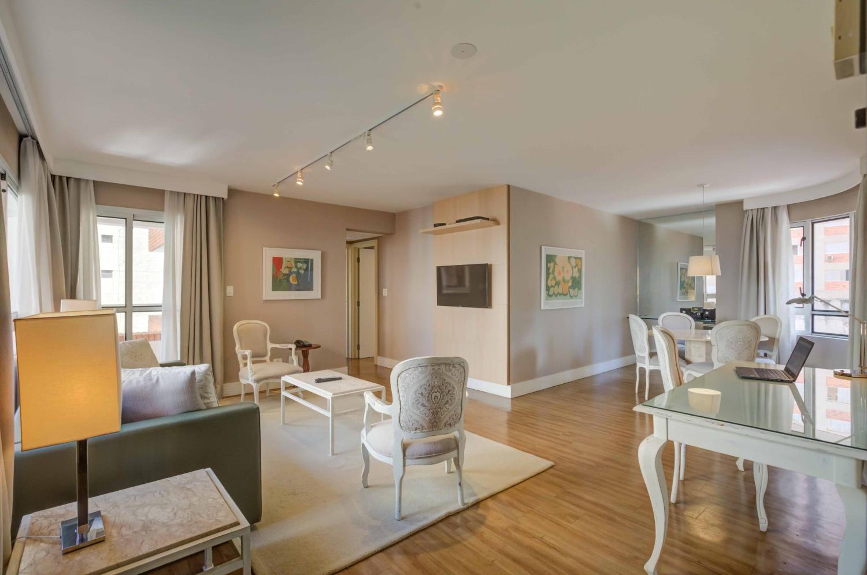 Roomo Etoile GeorgeV Jardins Residencial