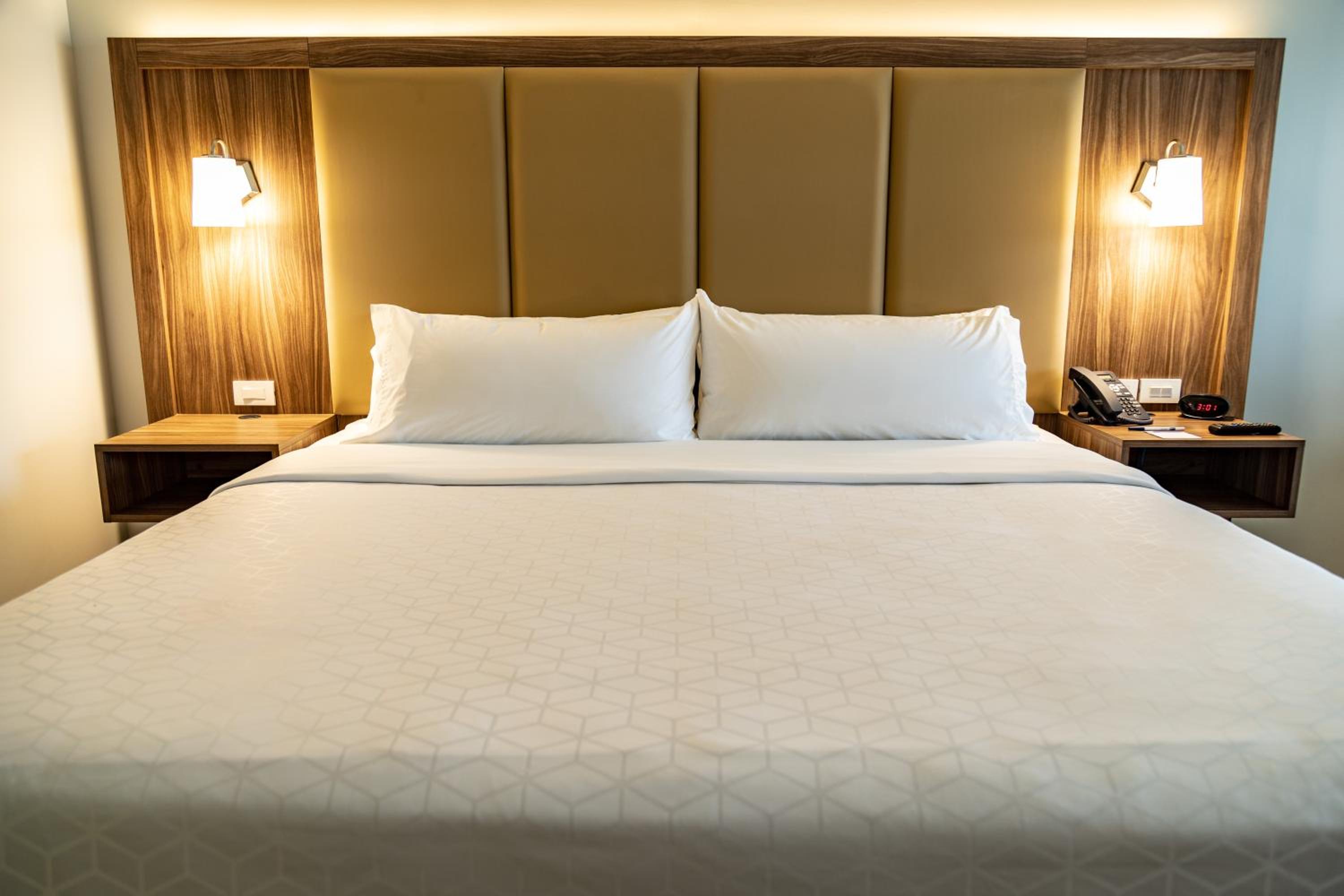 Ensenada Vacations - Holiday Inn Express Suites - Ensenada Centro, an IHG Hotel - Property Image 56