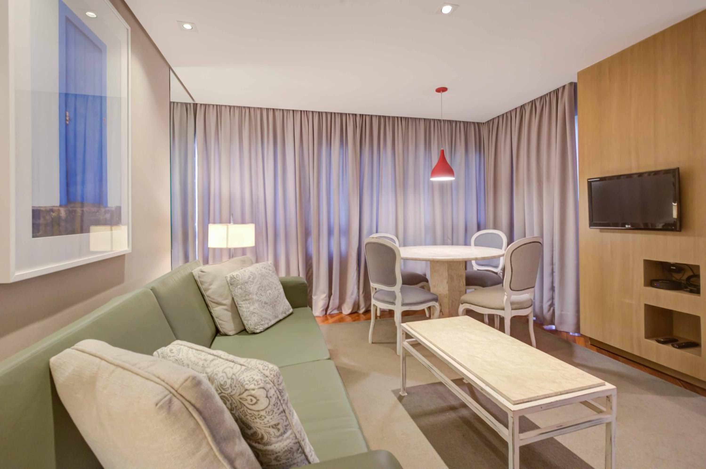Roomo Etoile GeorgeV Jardins Residencial