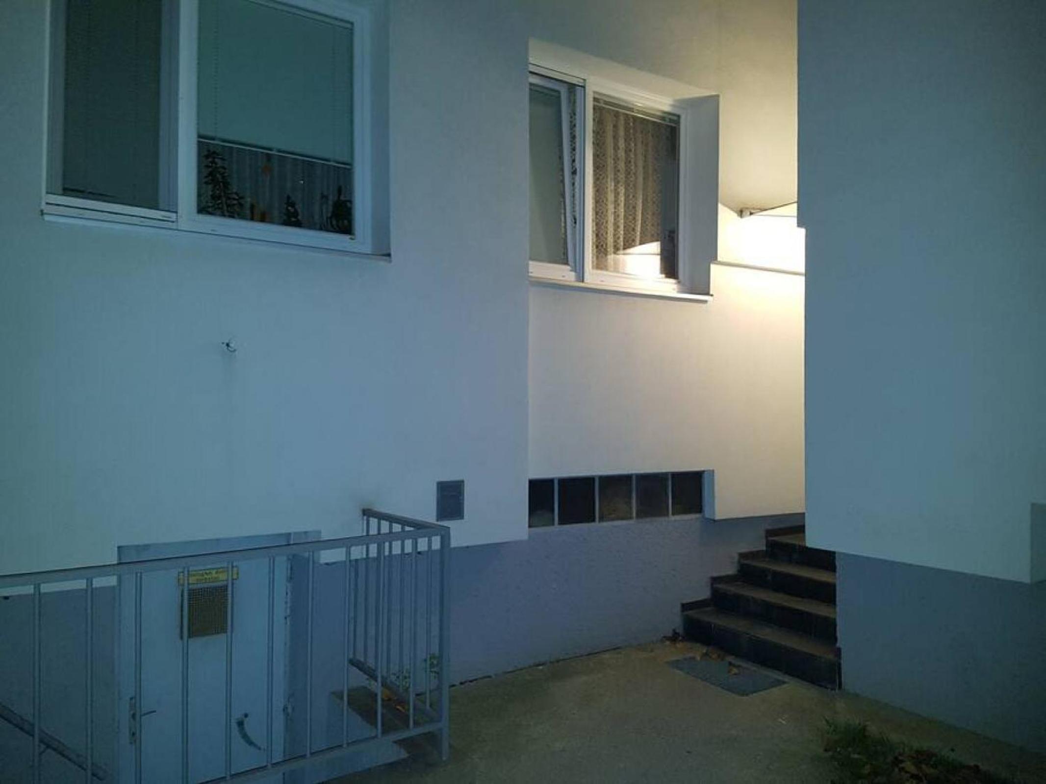 Esslinger Hauptstr Spacious apartment with loggia