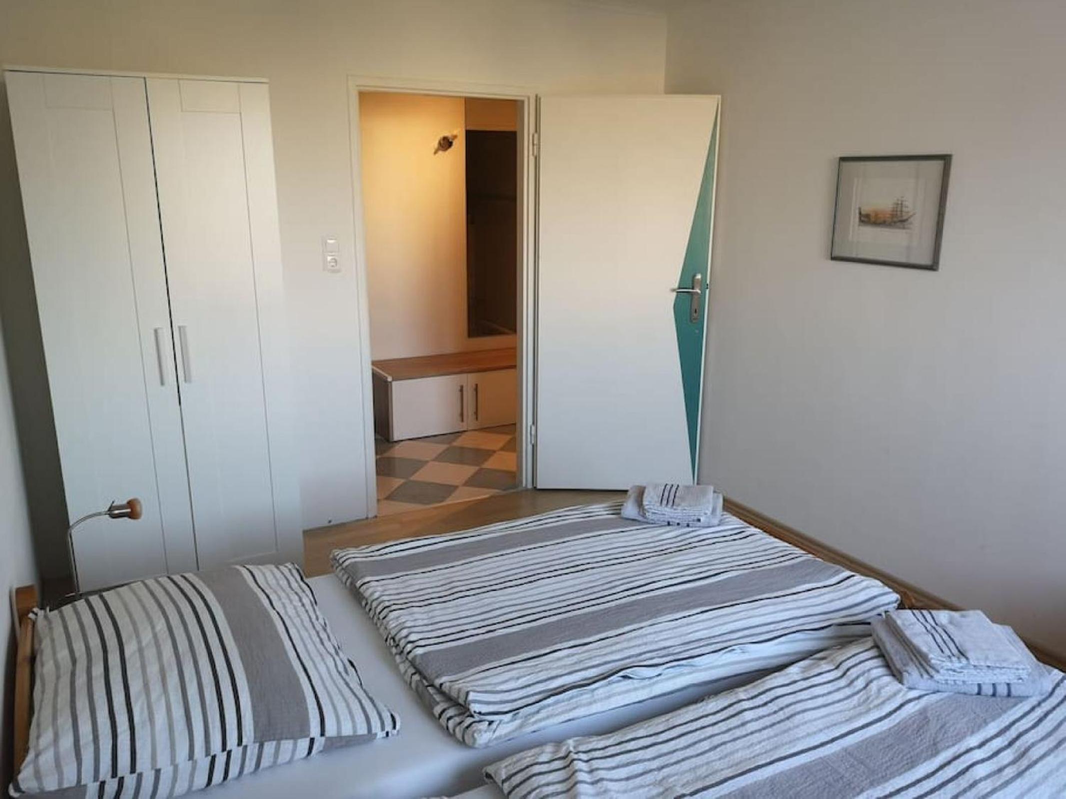 Esslinger Hauptstr Spacious apartment with loggia