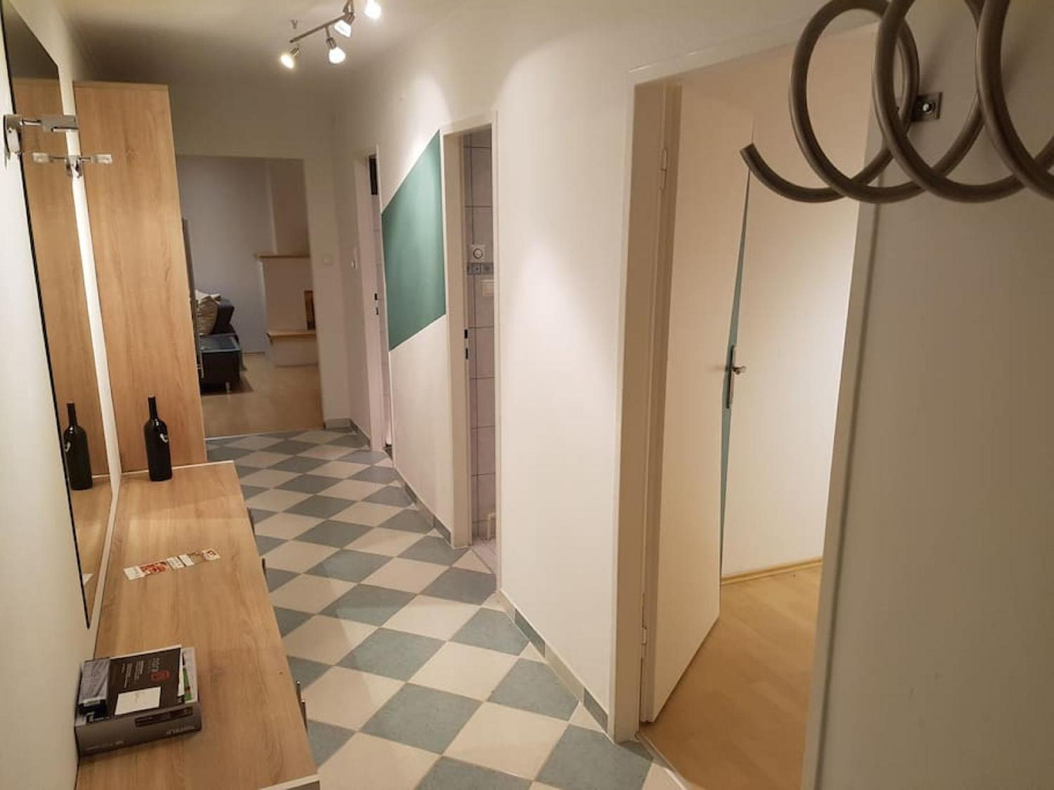 Esslinger Hauptstr Spacious apartment with loggia