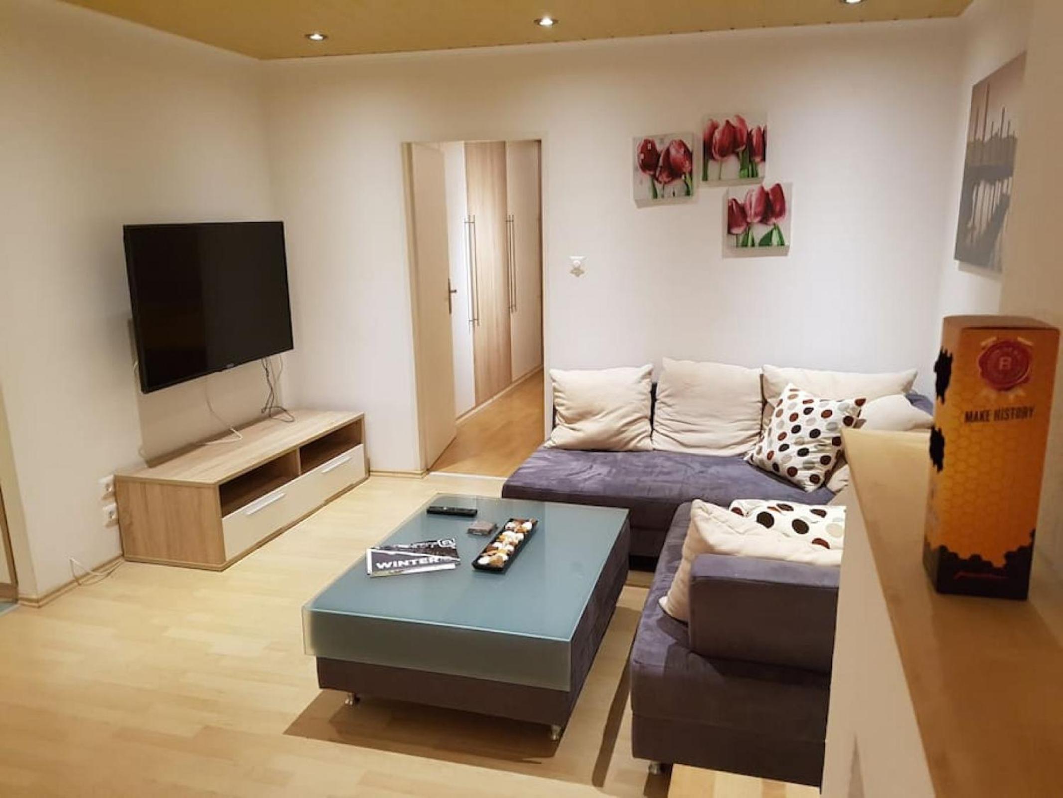 Esslinger Hauptstr Spacious apartment with loggia