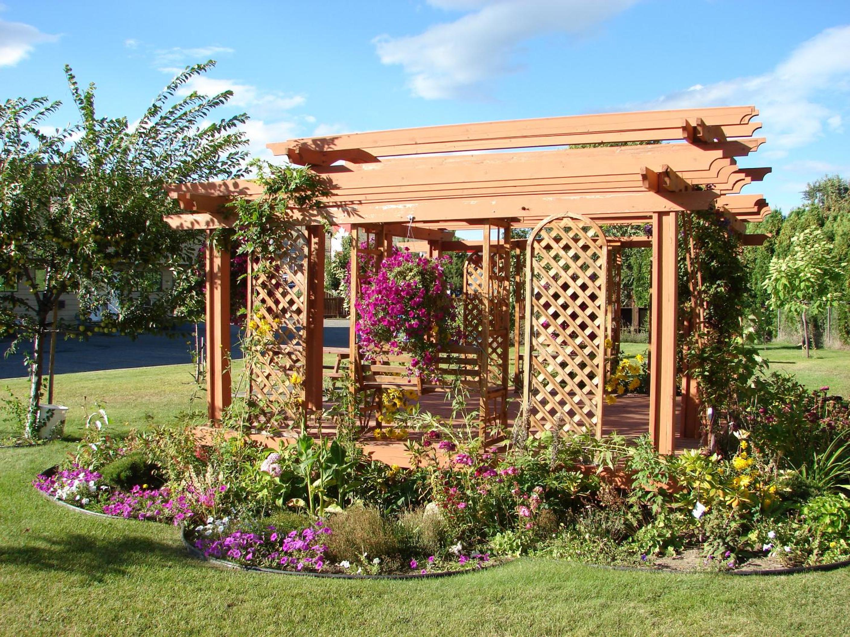 Canadas Best Value Inn Kelowna - Image 2