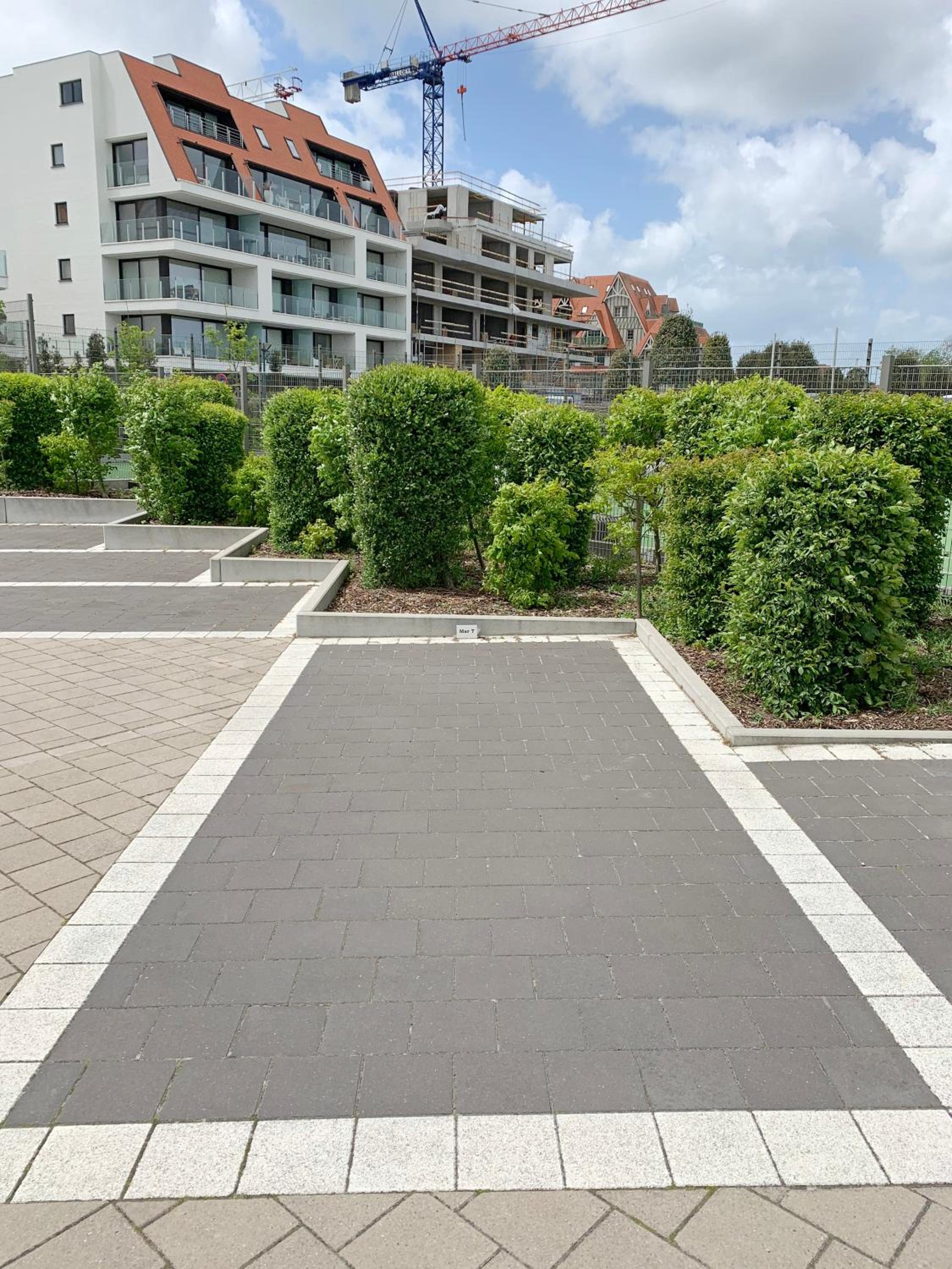 Rustig gelegen vakantiehuisje met zwembad op wandelafstand van zeedijk en jachthaven.