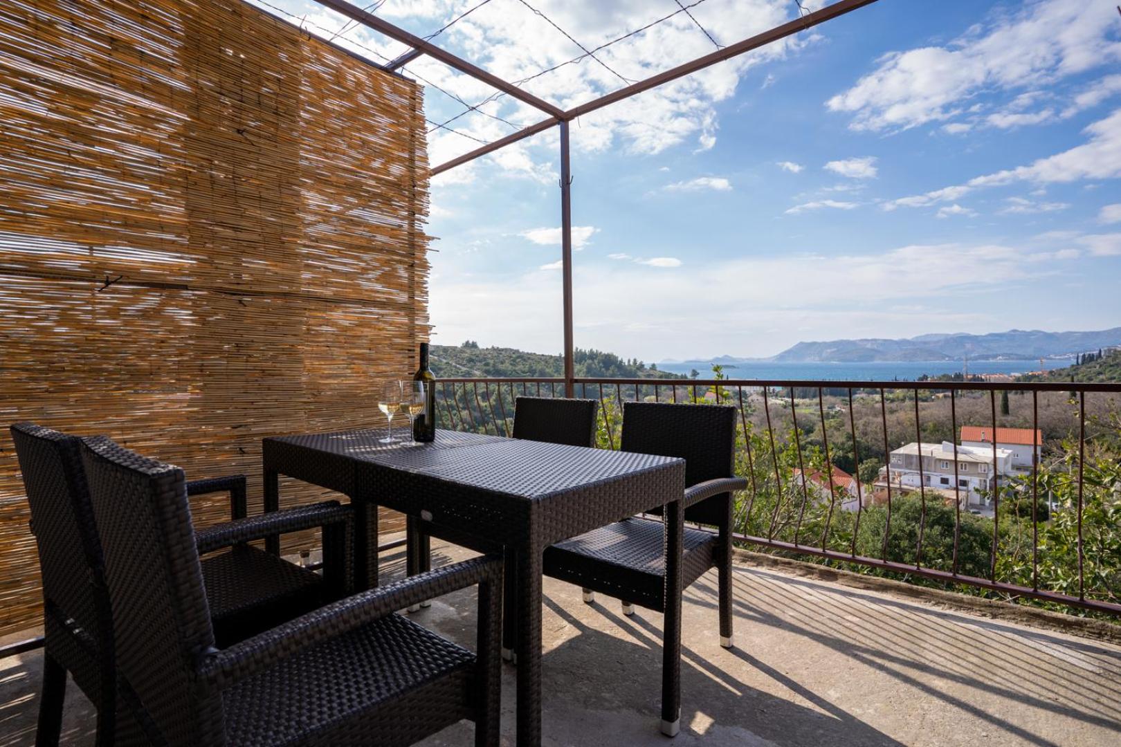 Dominique - Superior sea, bay & mountain view apartment