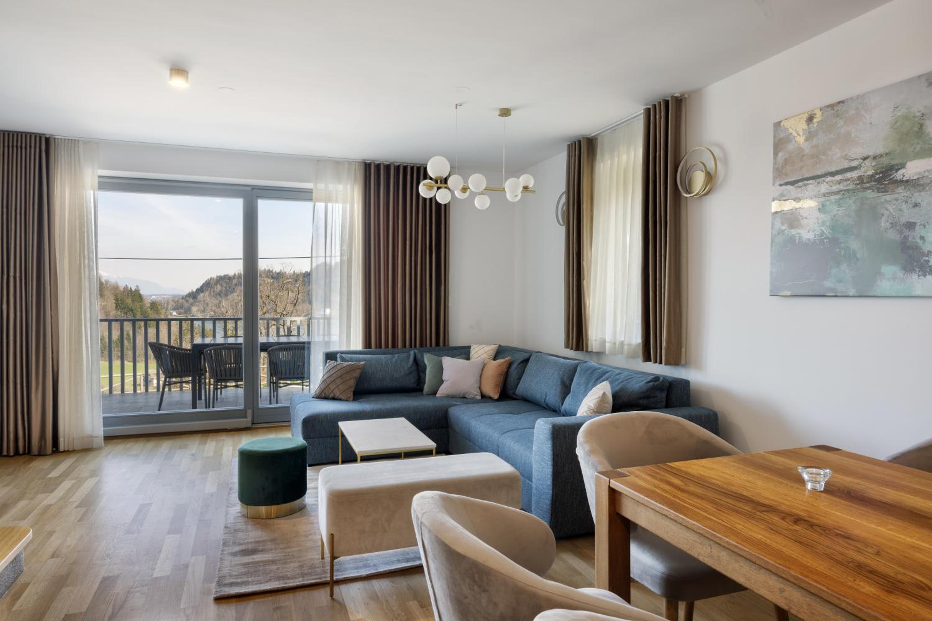 Luxury Apartment Stilla view 3