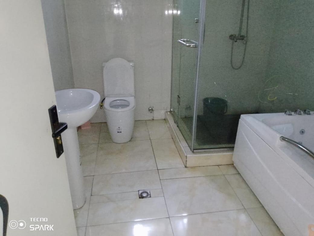 Jilles apartments -4bedroomduplex24hrlight&security