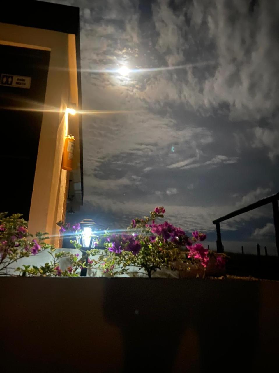 LUZ DE LUNA mesa de los santos house