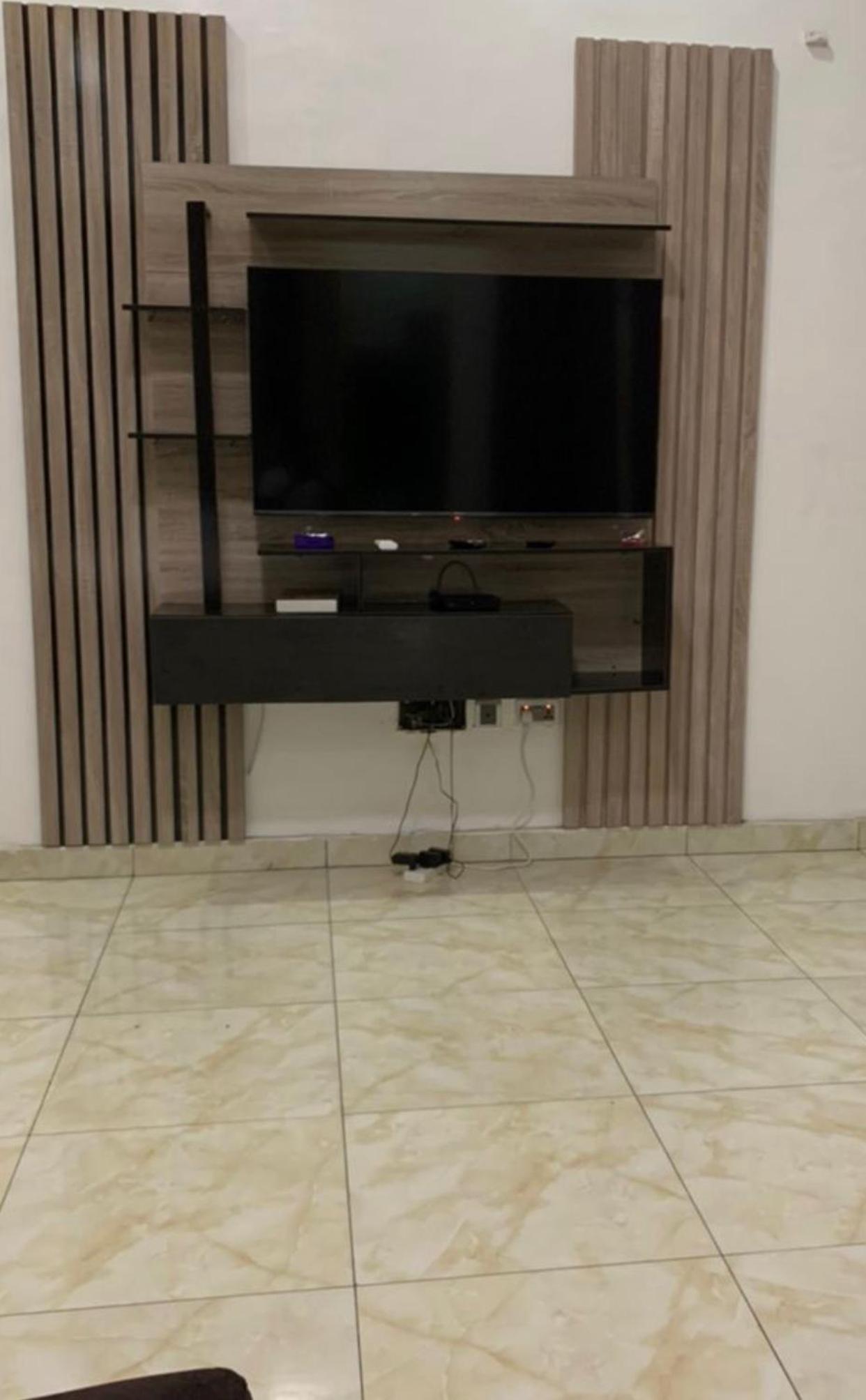 Jilles apartments -4bedroomduplex24hrlight&security