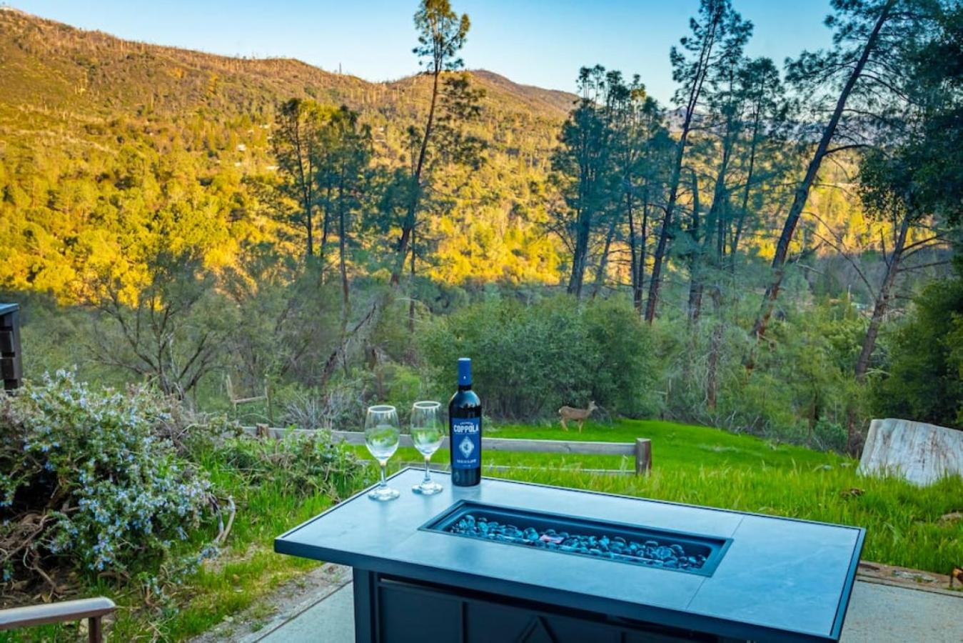 Sierra Vista Lookout Lodge with Creek, Waterfall and Waterholes, minutes from Bass Lake and Yosemite South Gate view 5