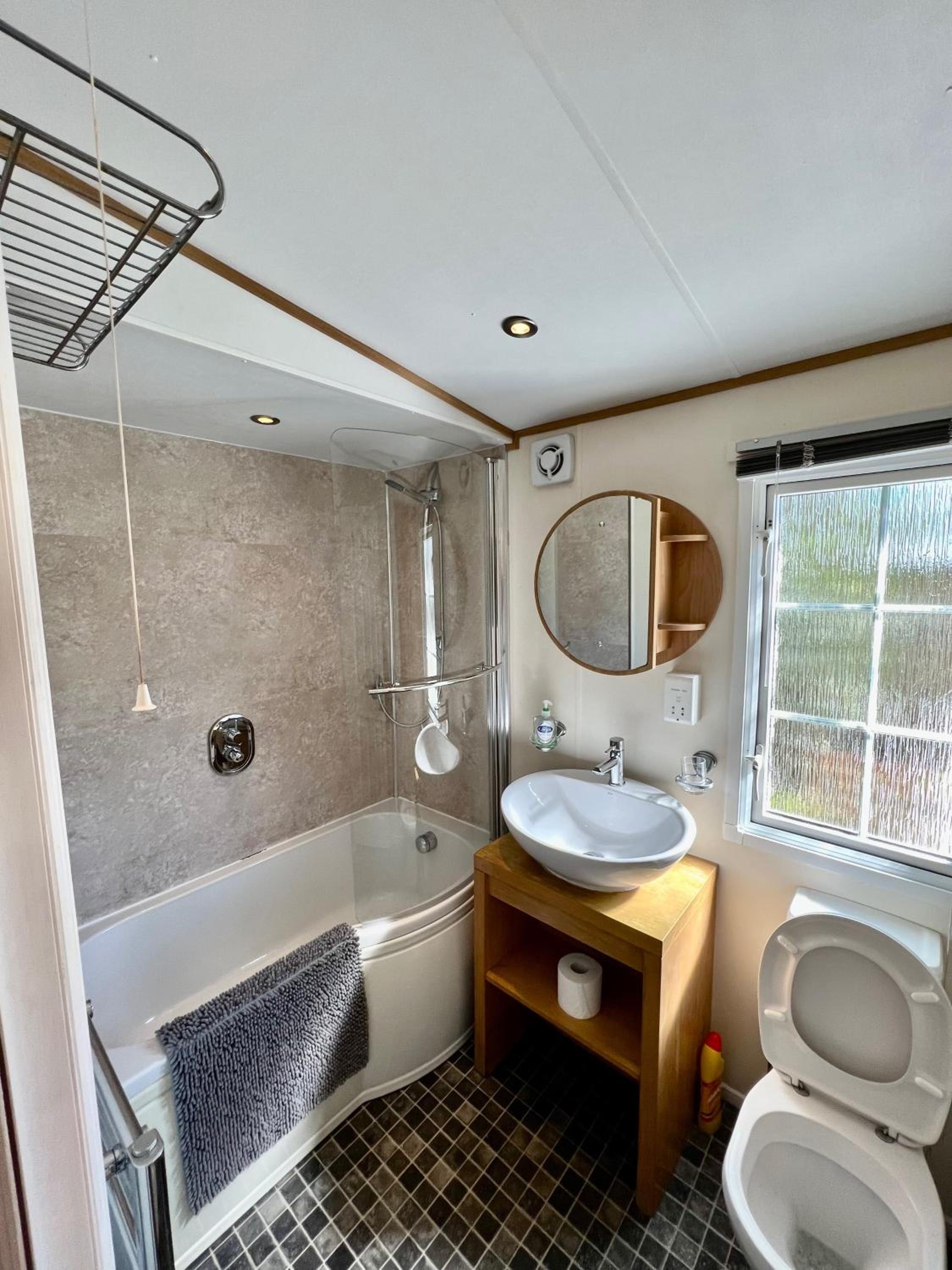 Leaf Lane Lodge view 4