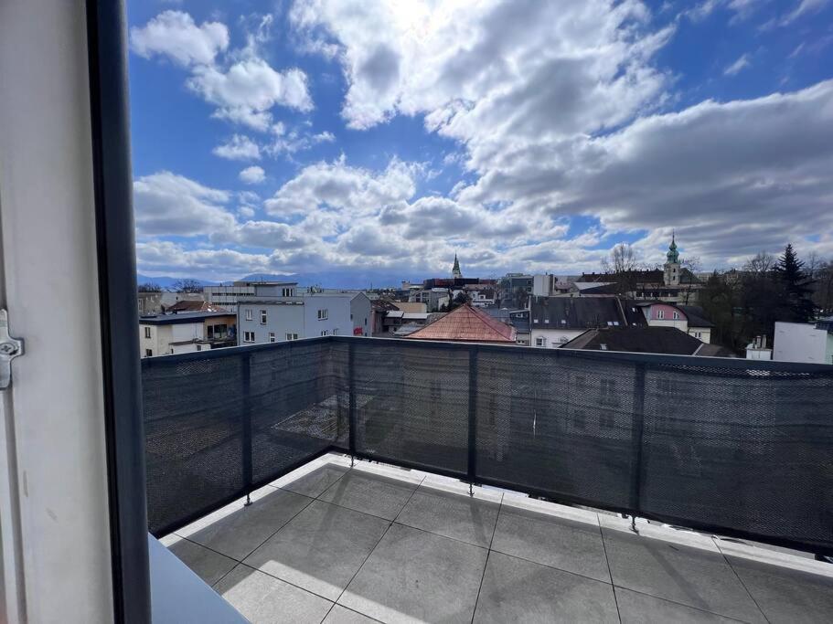 City center apartment with nice balcony view 5