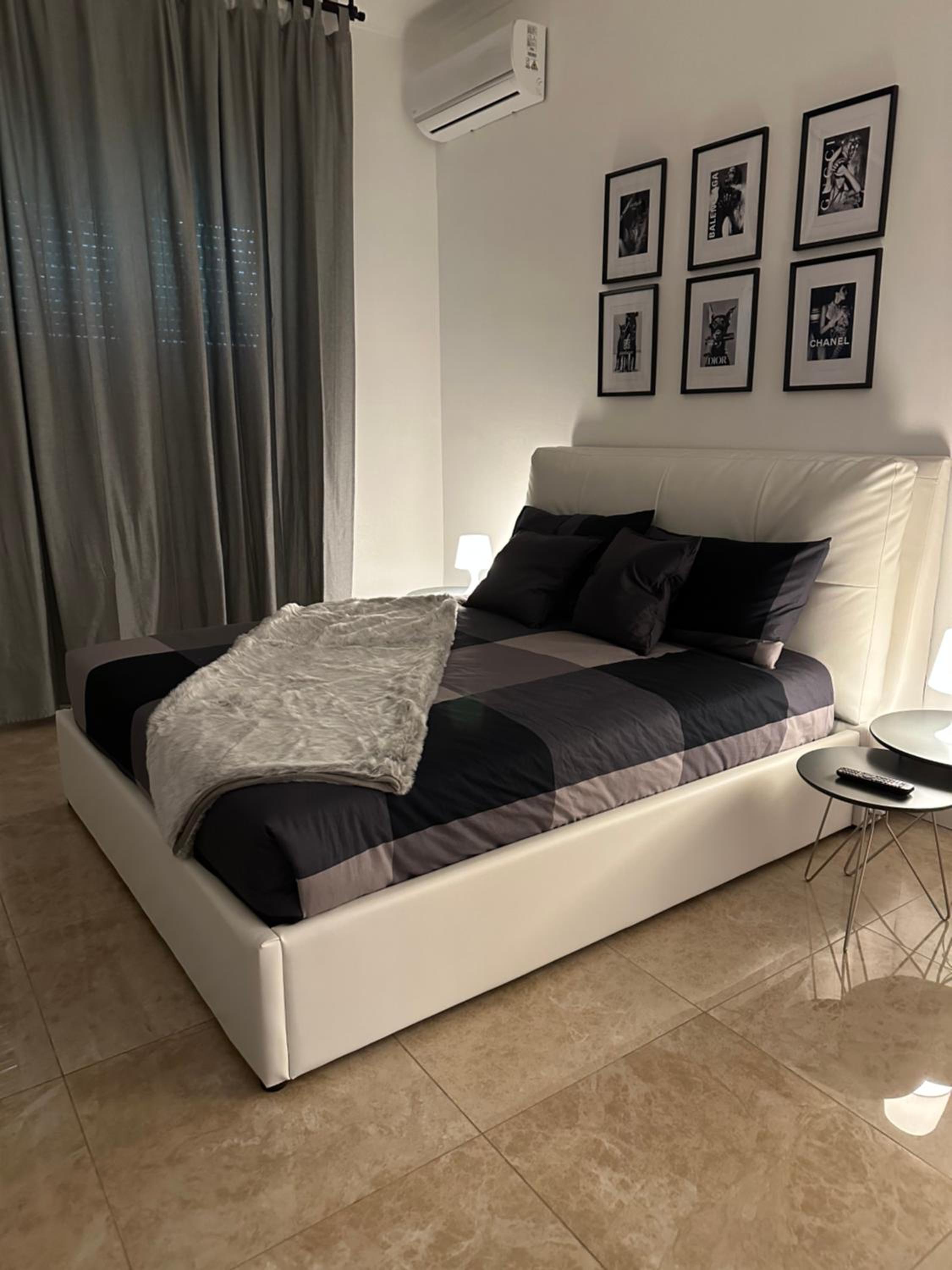 San Babila - Luxury Milanese Apartment
